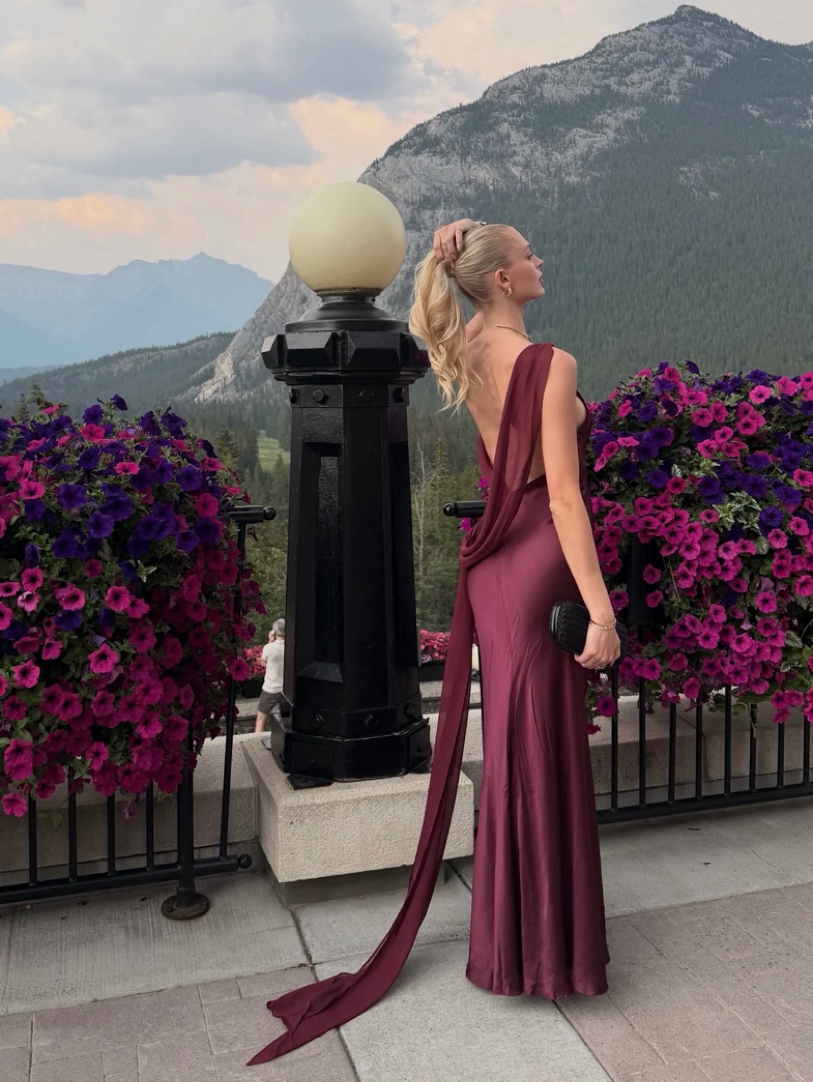 white maxi shirt dress Flowing – Clothes By Locker Room Celebrity cutout The Ultimate Guide to this women dress is Color:Rose Quartz Chiffon / Rose Quartz Satin