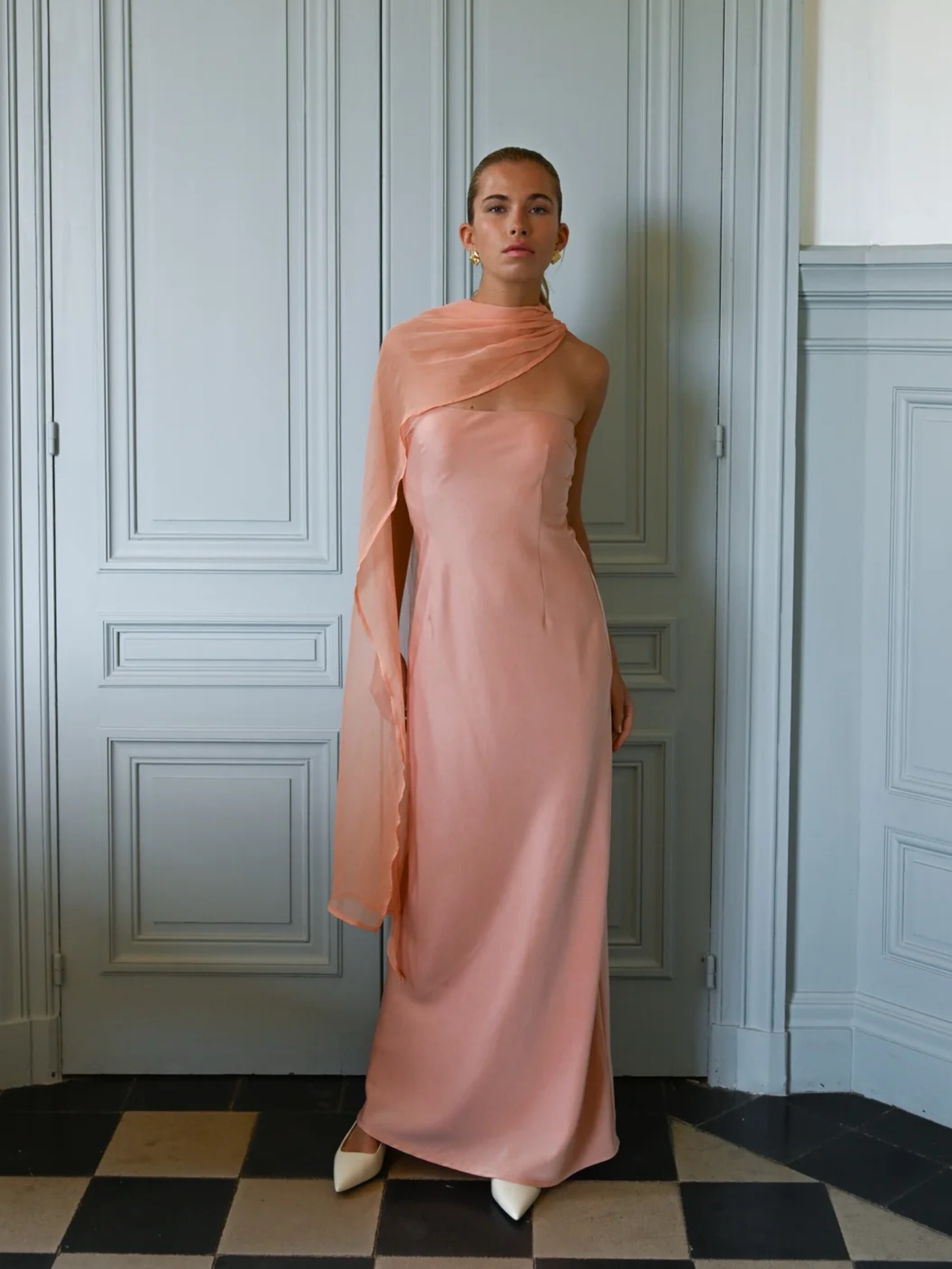 cape dress yellow Manuela Asymmetrical Midi Yellow floor Yellow the Label Vitoria Cape