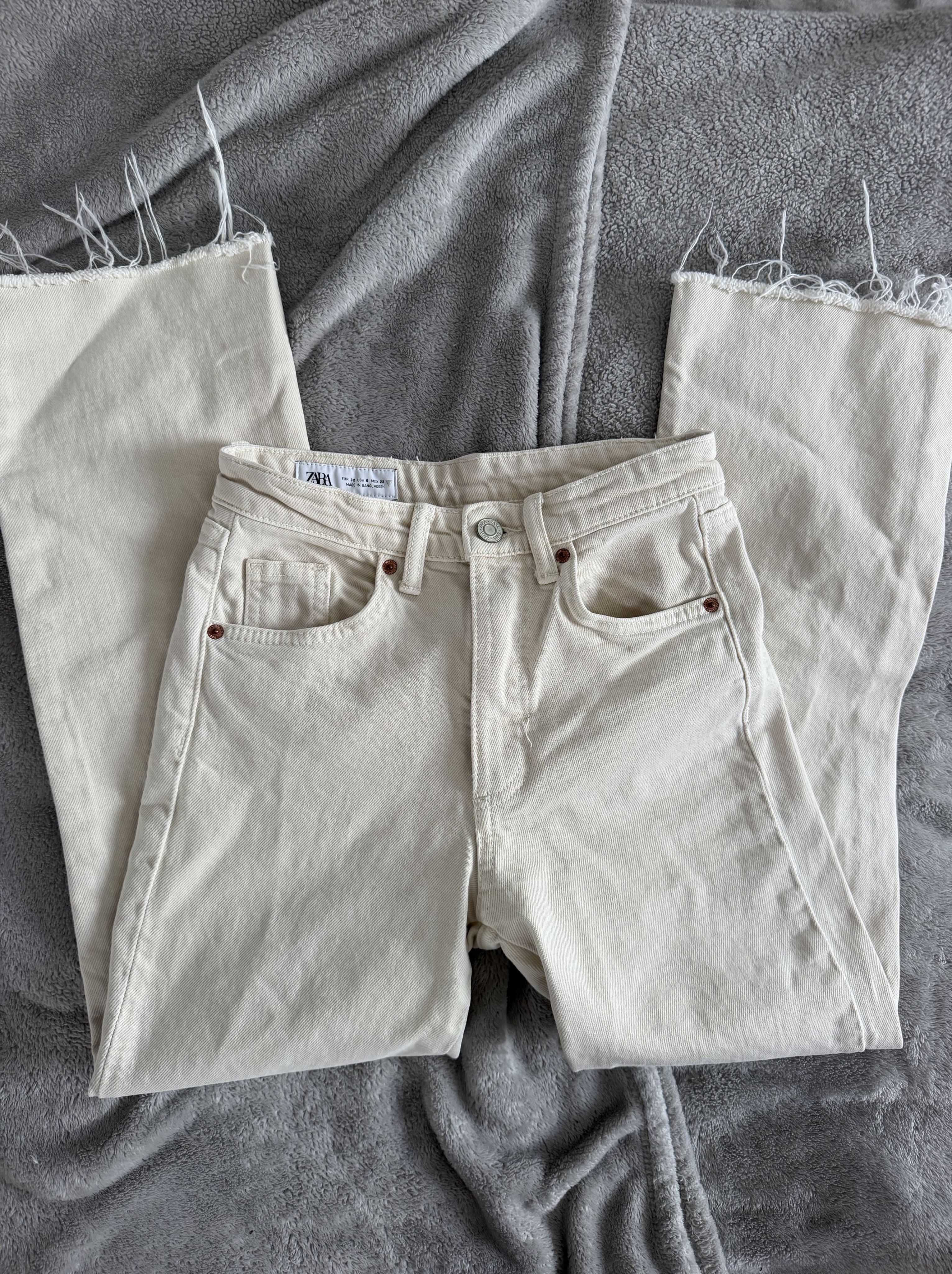 Zara cream, straight leg jeans, size 0