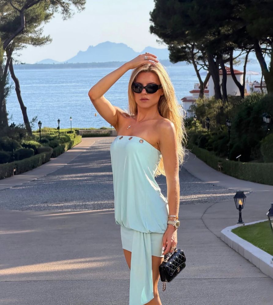 rent holiday dress The island version of you called, she said you should rent your # holidaydress instead #ibiza #vacation #summerdress #designerforless