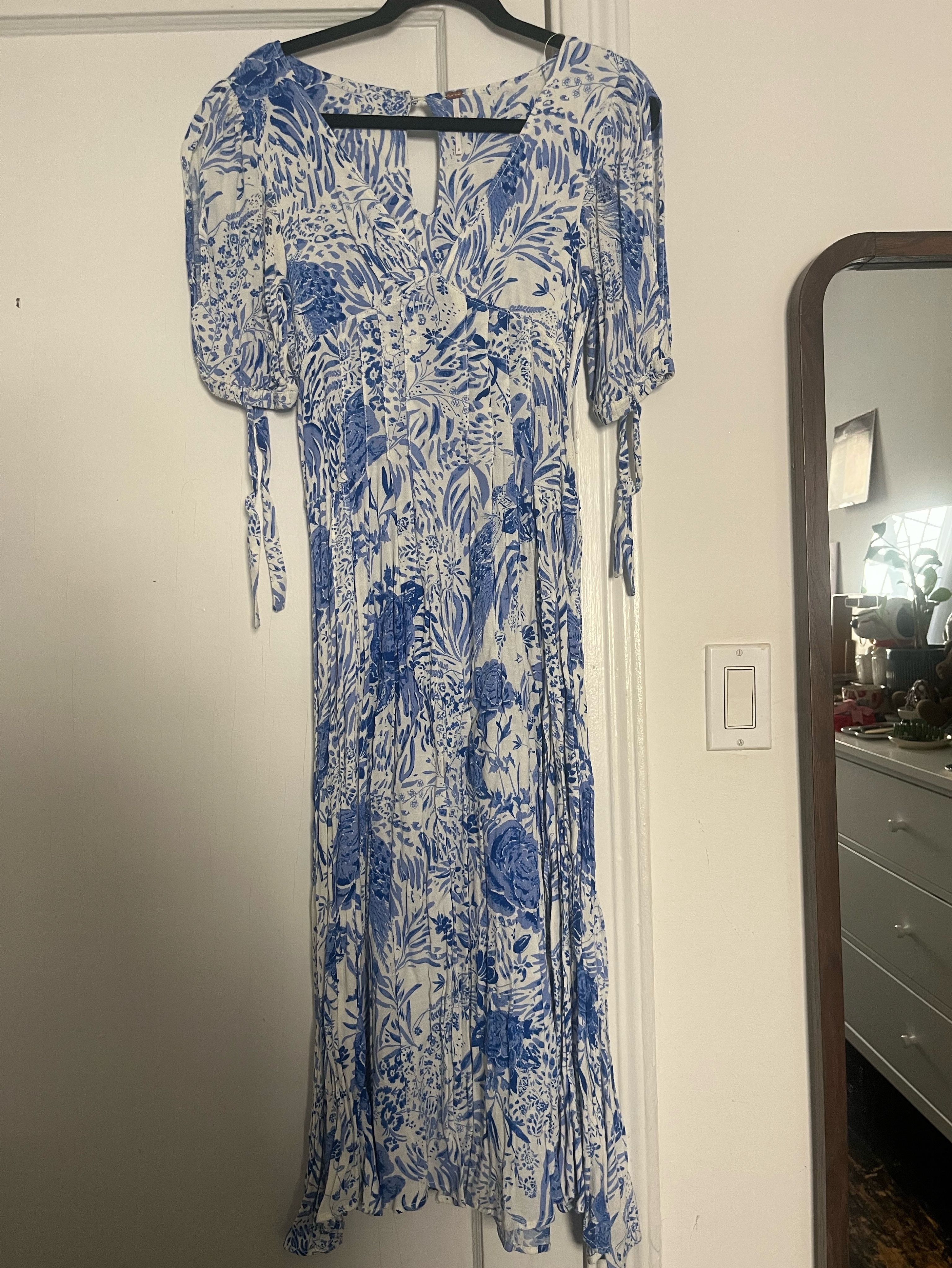 free people blue and white floral dress Free People Sasha Maxi Dress M / Porcelain Combo