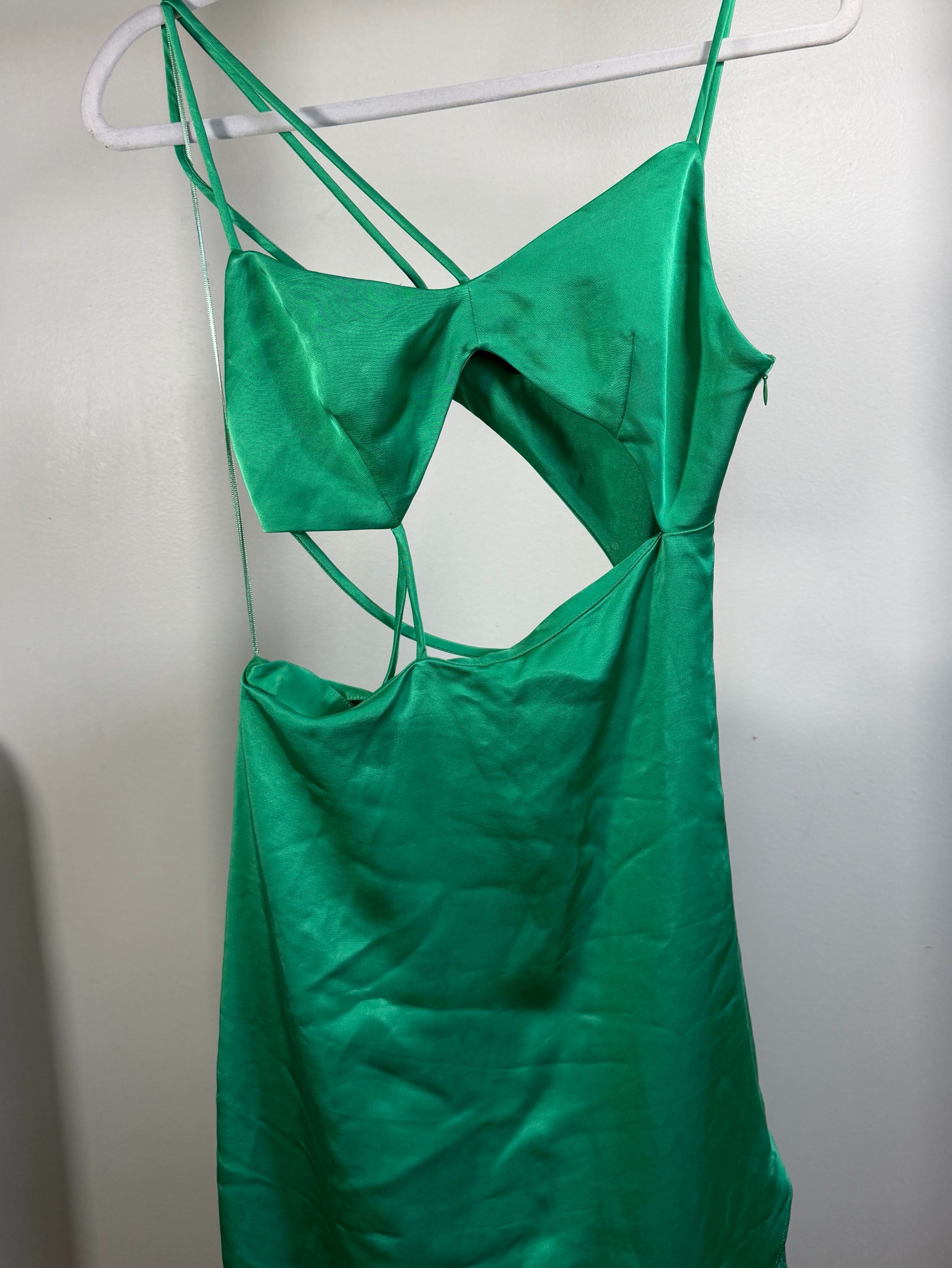 bec and bridge loren cut out midi dress Bec and Bridge Loren midi dress rrp: $250 (sold out and discontinued style)  // size 12 but altered to fit a 10 // rent for $90 + bond dm for inquiries  