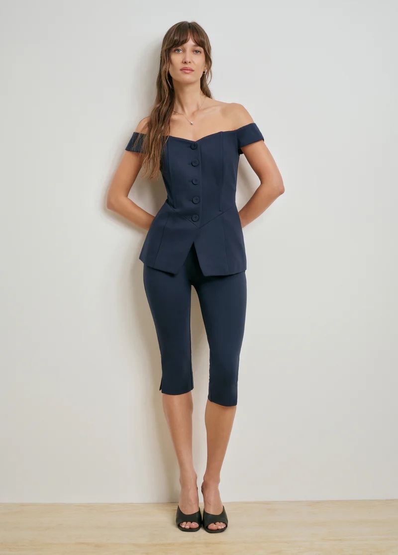 US OPEN US OPEN - Carrie Capri navy favorite daughter available to rent