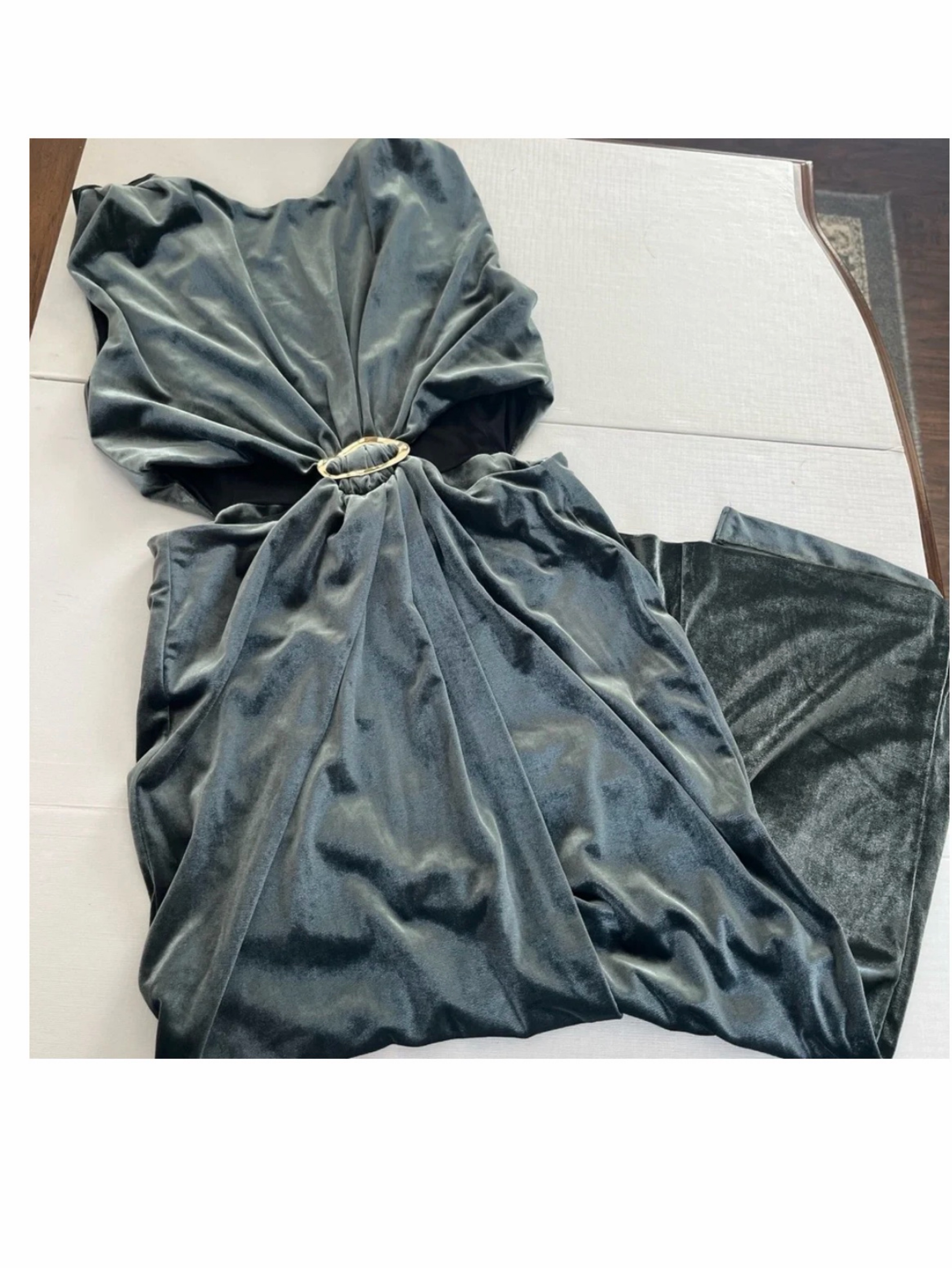 zara dark green velvet dress Zara Green Velvet Dress by Zara
