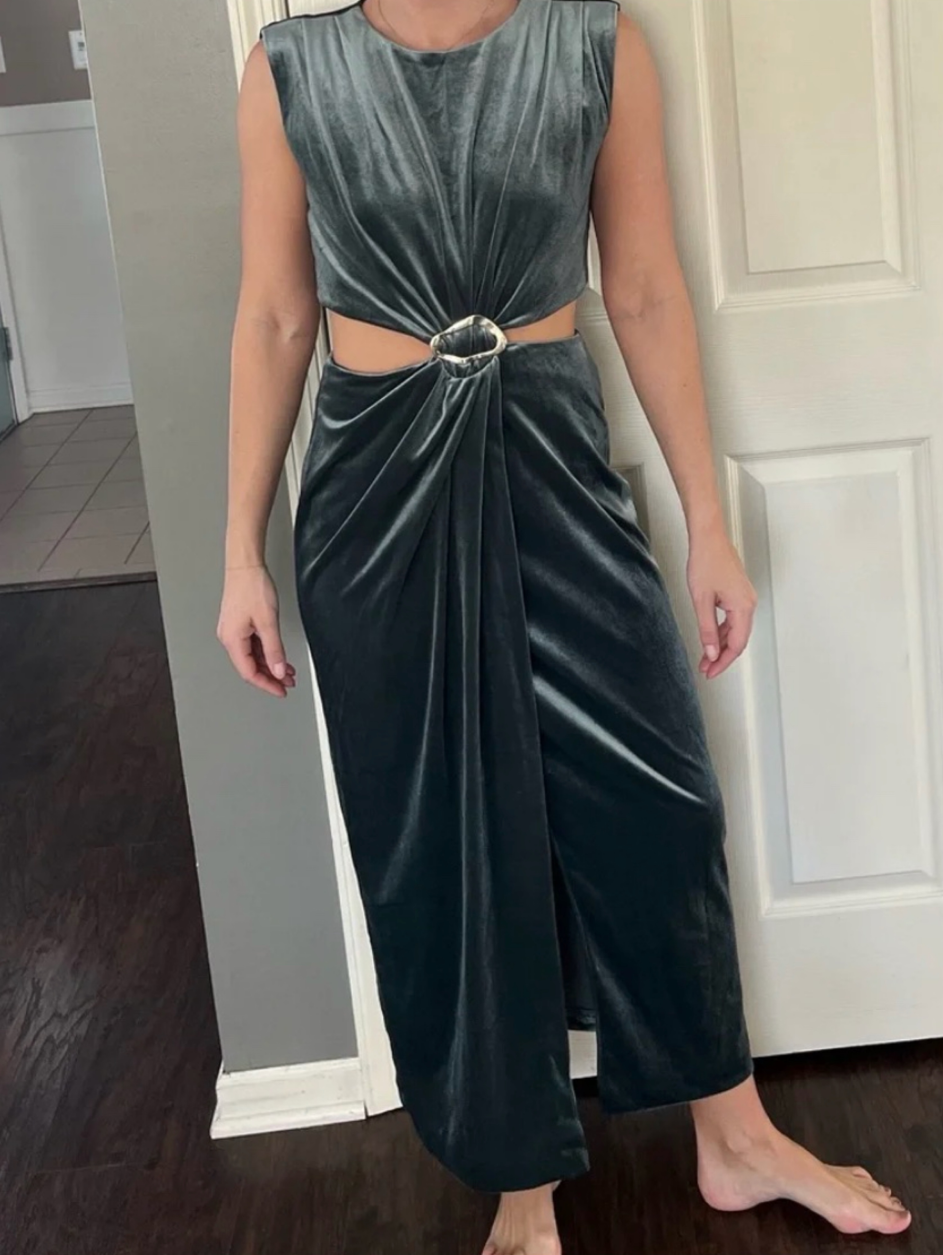 zara green dress velvet Black Mini Zara Velvet Green Dress |