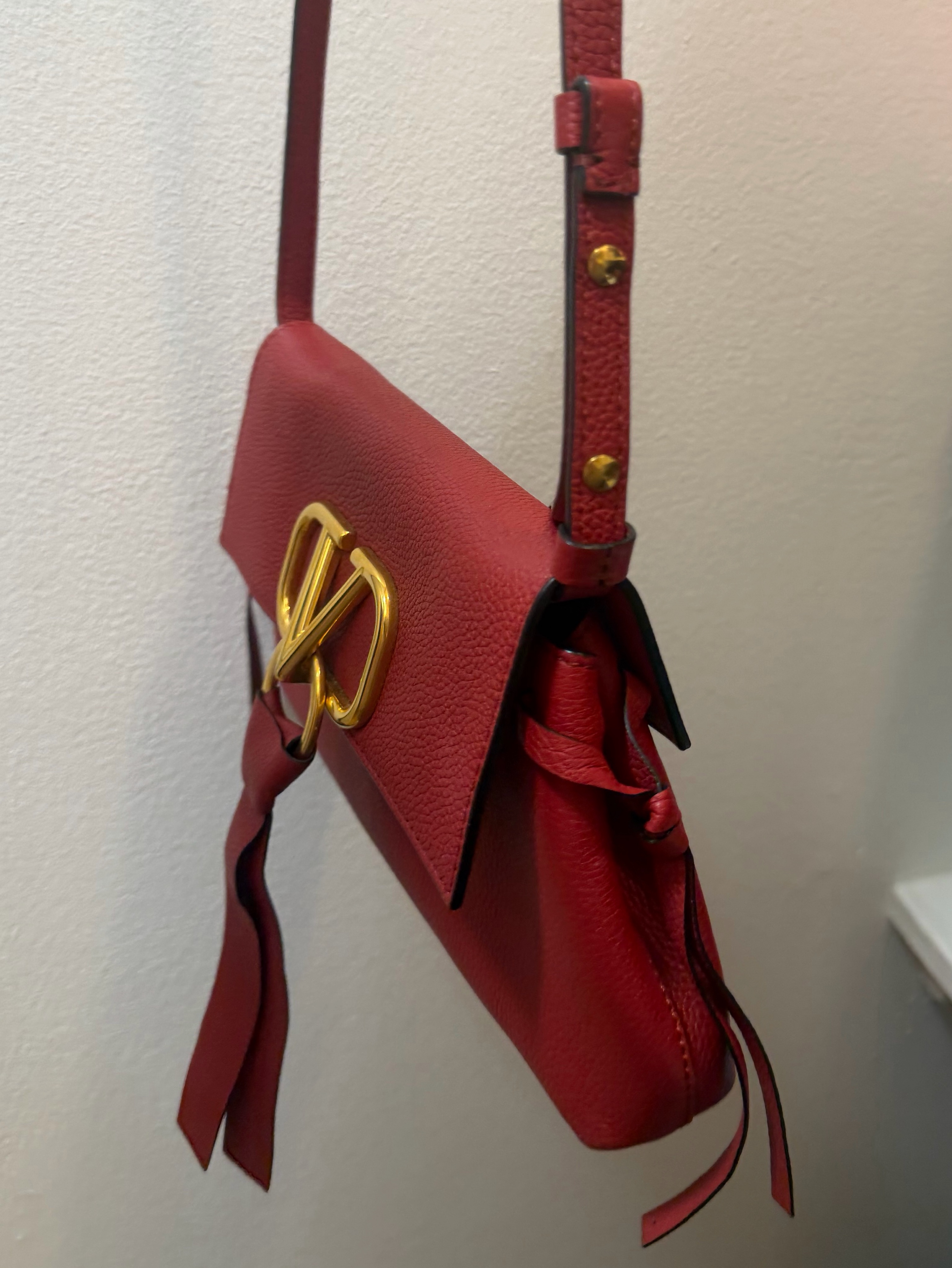 極美品RED VALENTINO ラフィア 2WAY ハンドショルダーバッグ Valentino Red Leather Crossbody Bag by Valentino - Pickle