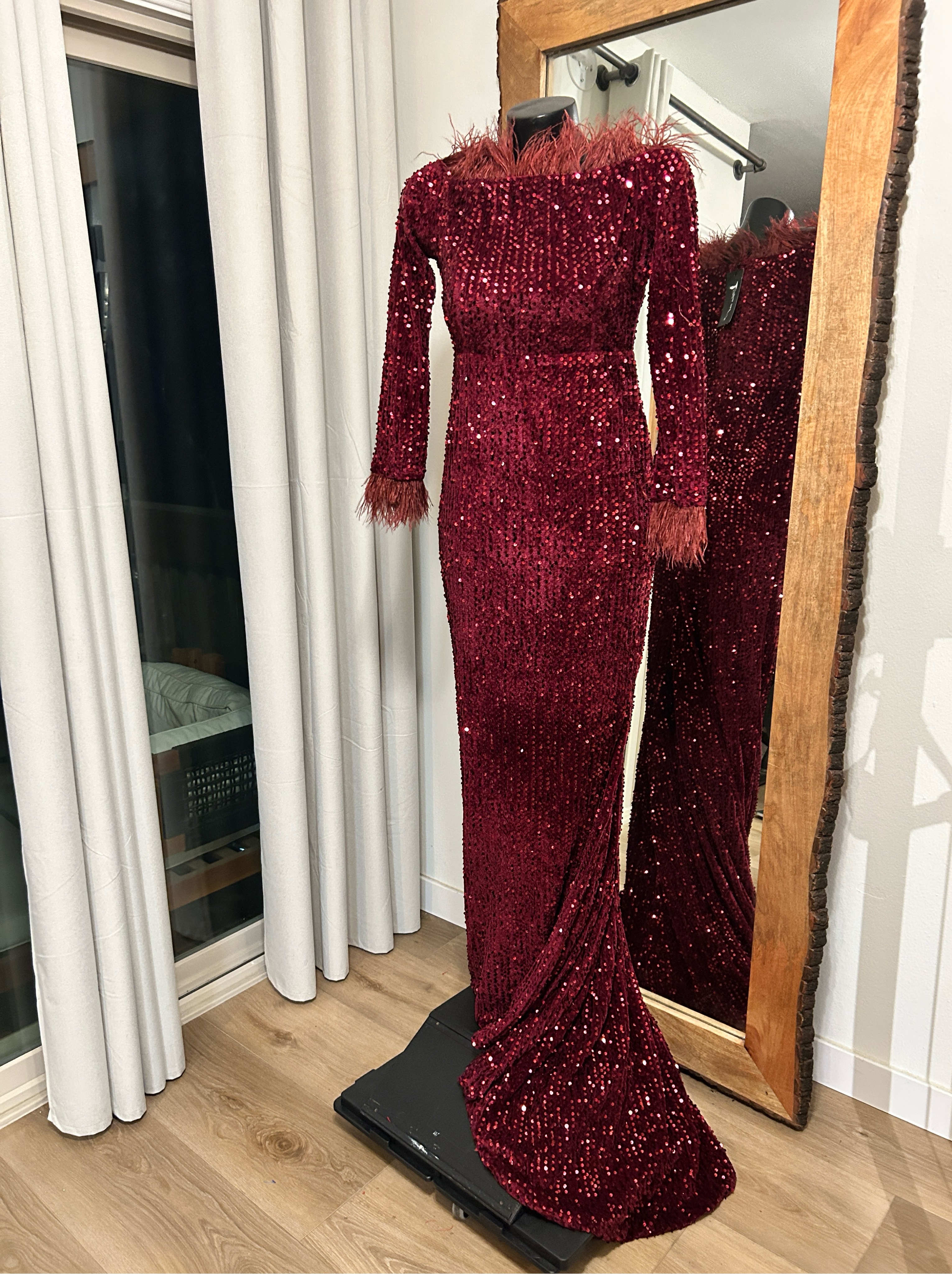 Miss Ord Burgundy Sequin Feather Gown 🥀 Size Large NWT