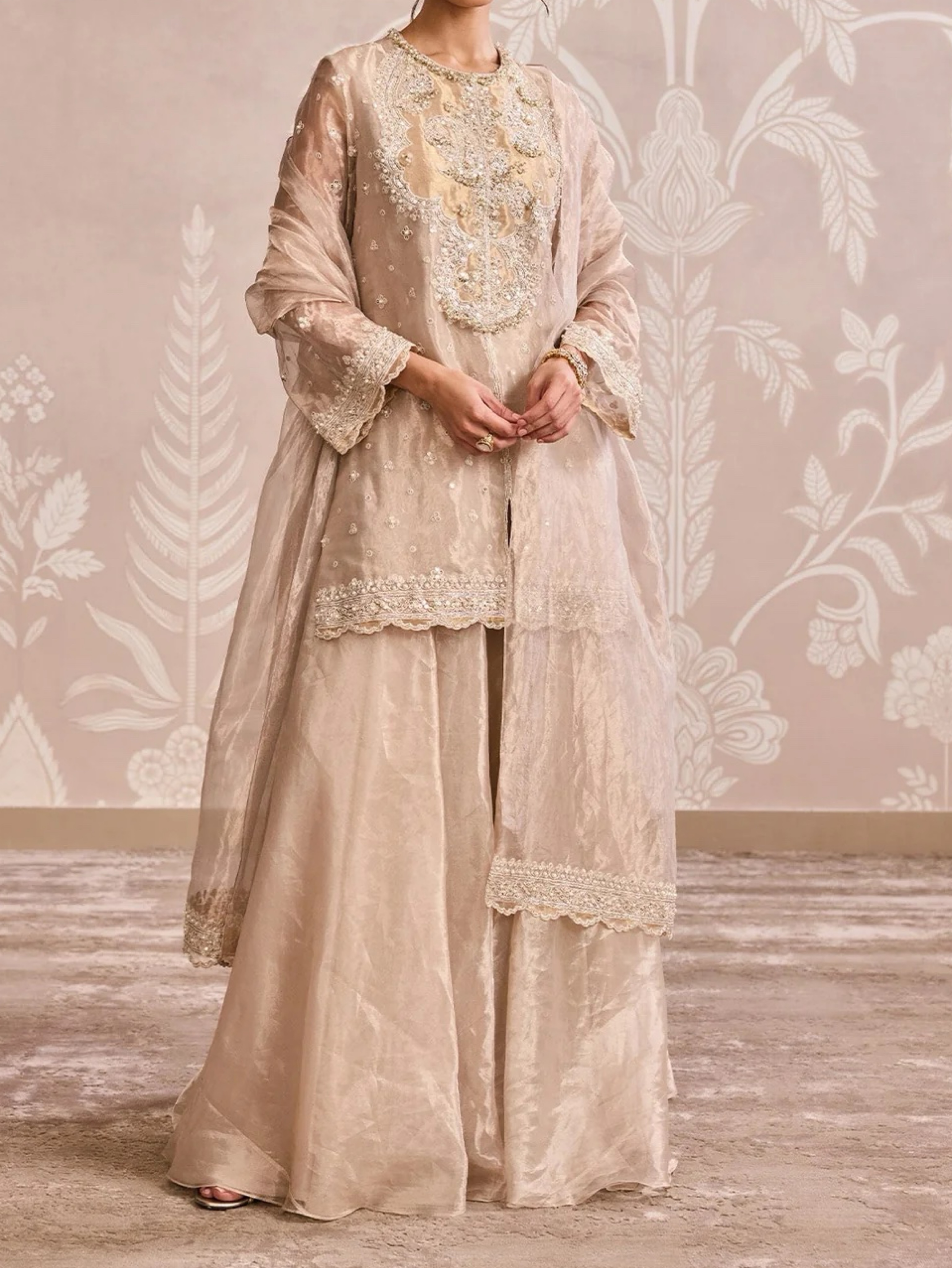 Ridhi Mehra Saba Kurta Set – Indian Embellished Festive Set