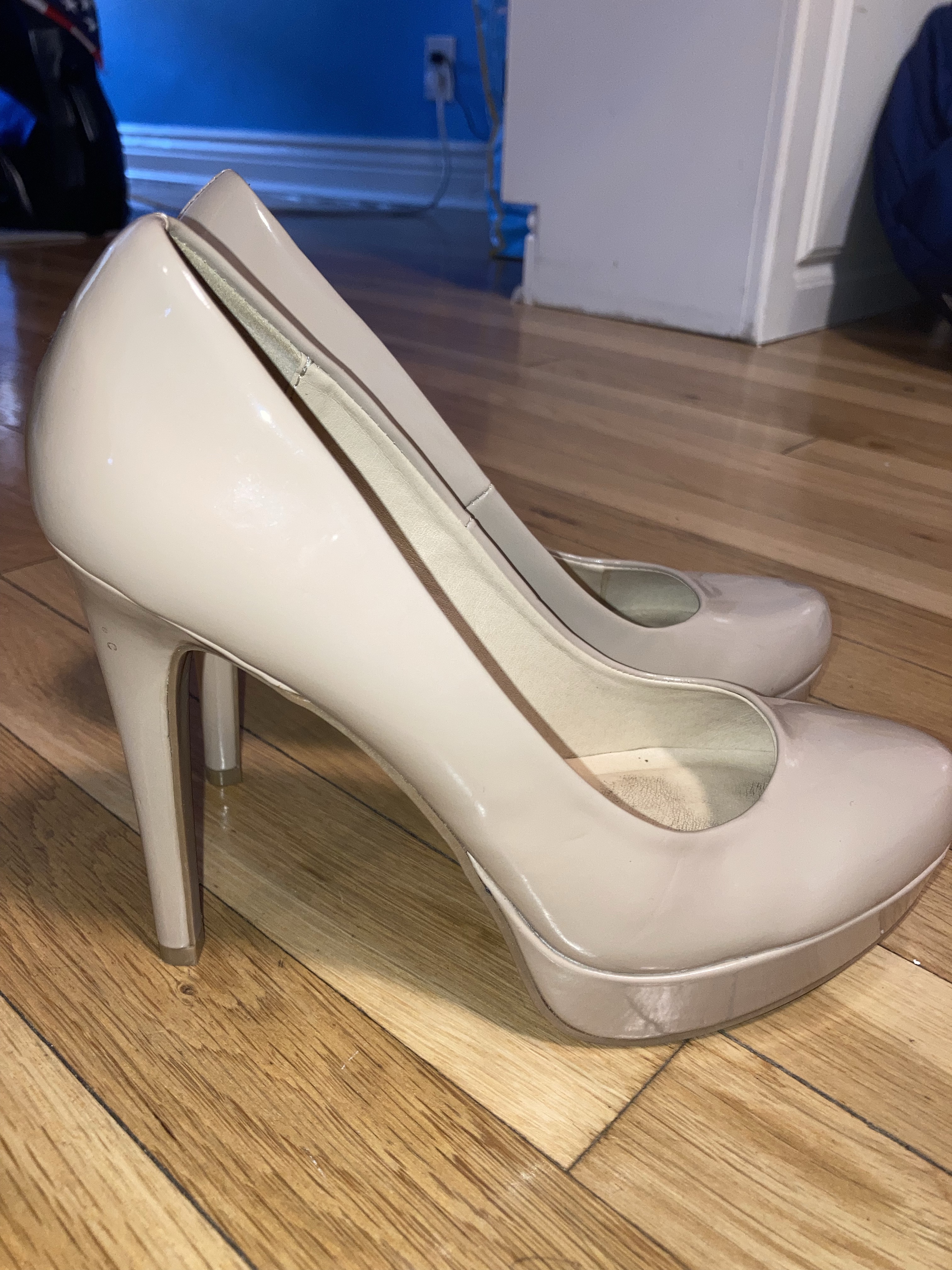 Chinese Laundry Brand Biege Stiletto Heels (7.5)