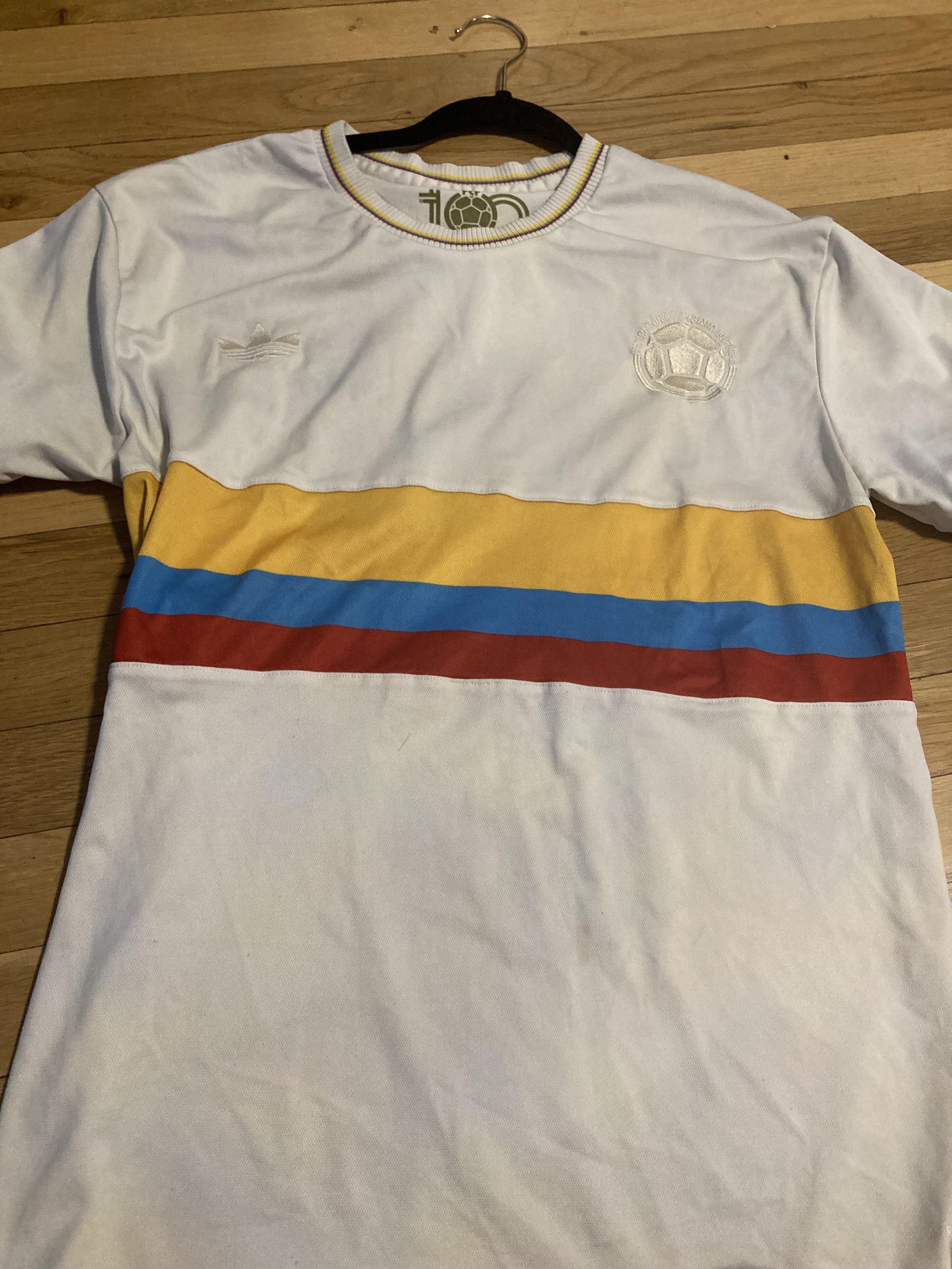 Colombia 🇨🇴⚽️ Adidas Soccer Jersey (M)