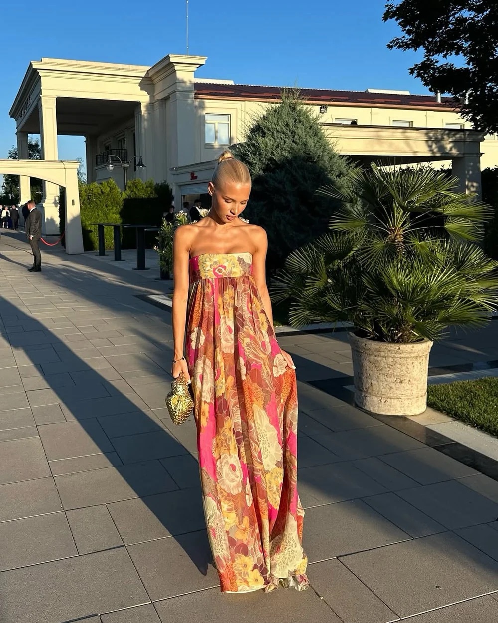 formal dresses mermaid style Pink Ruffled Strapless Mermaid Prom Dresses V-Neck Satin Evening Dress –  Viniodress