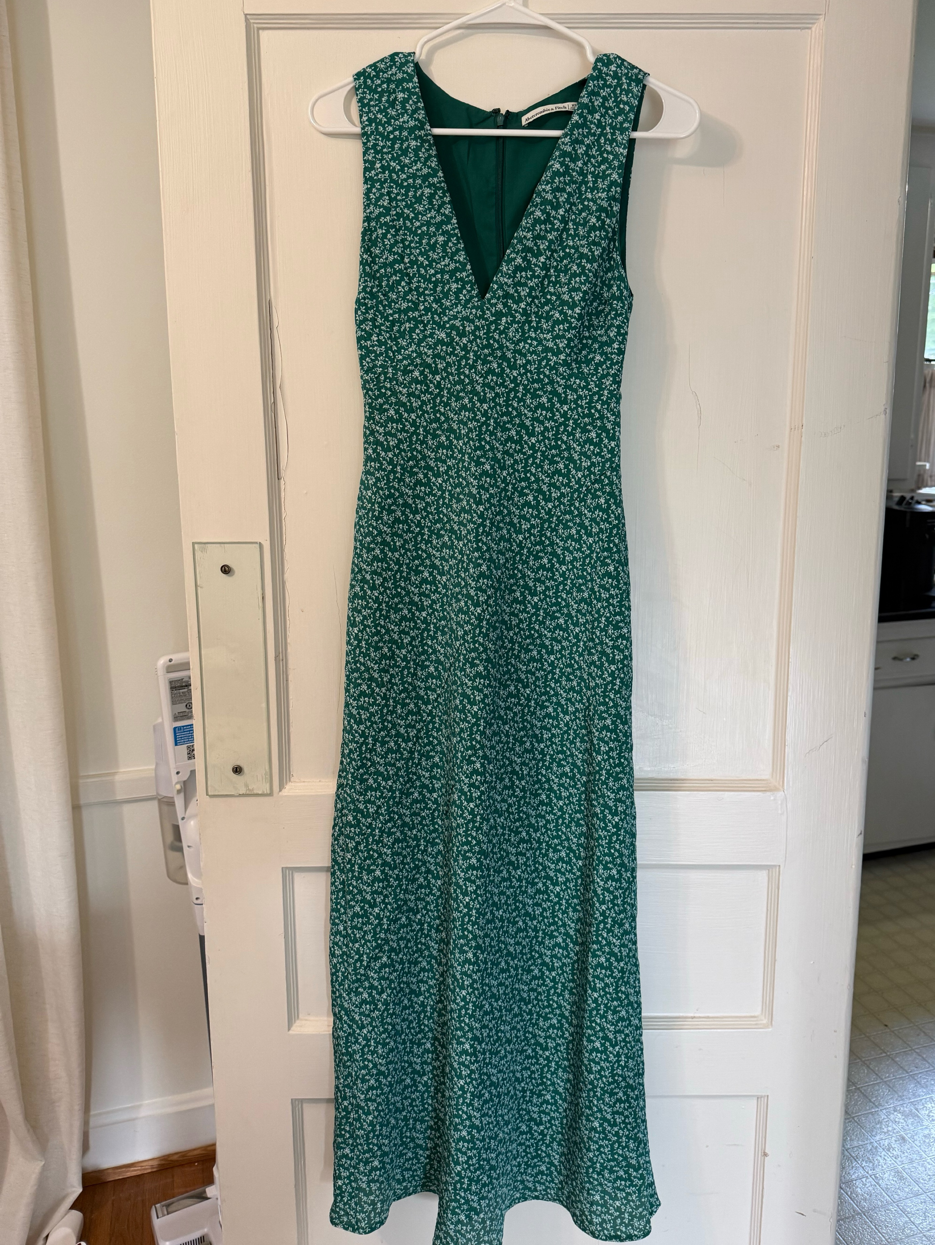 廃盤新品未使用Abercrombie & Fitch GREEN Green Abercrombie Maxi Dress by Abercrombie and Fitch - Pickle