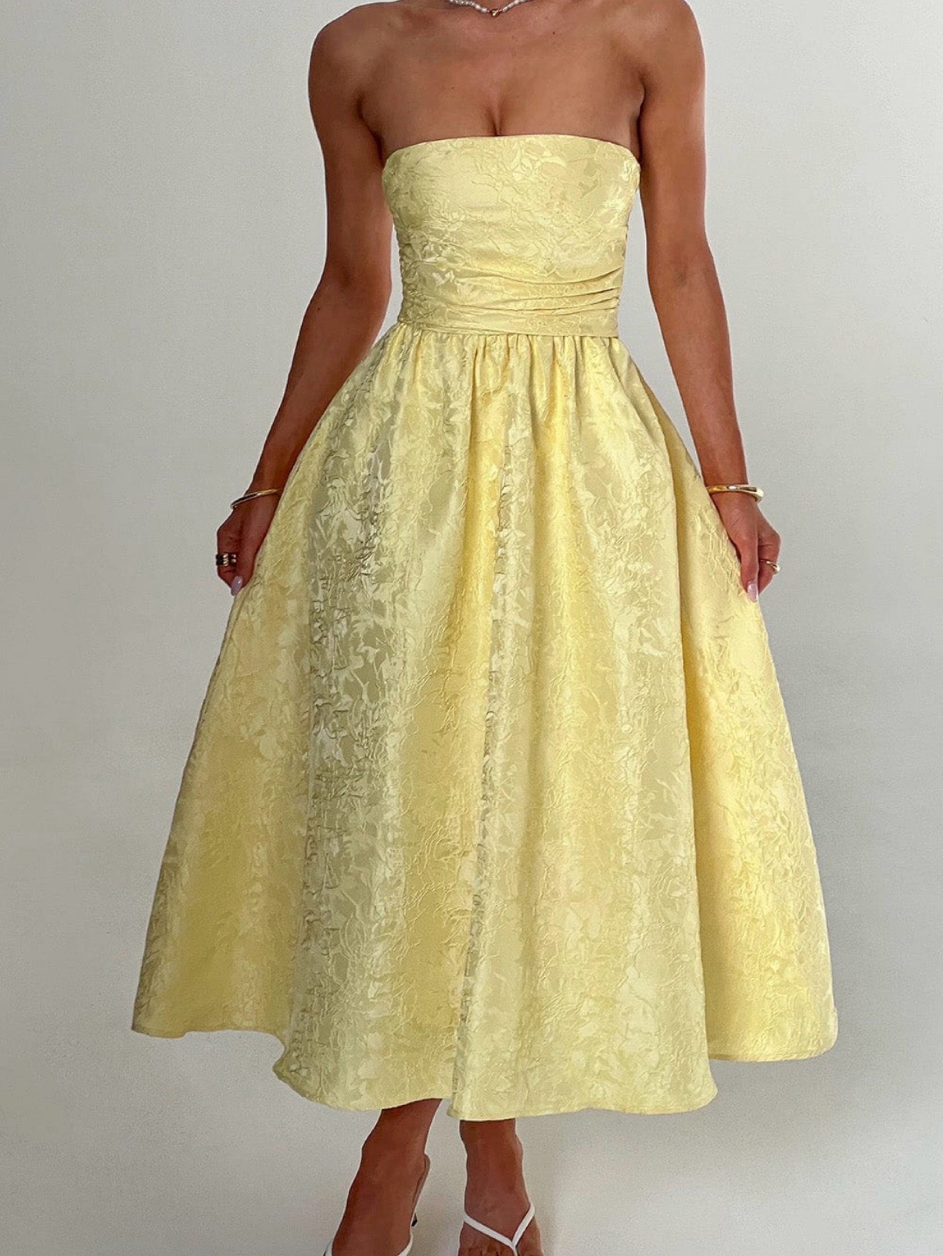 saoirse midi dress Enchanting with every glance, our Saoirse midi dress