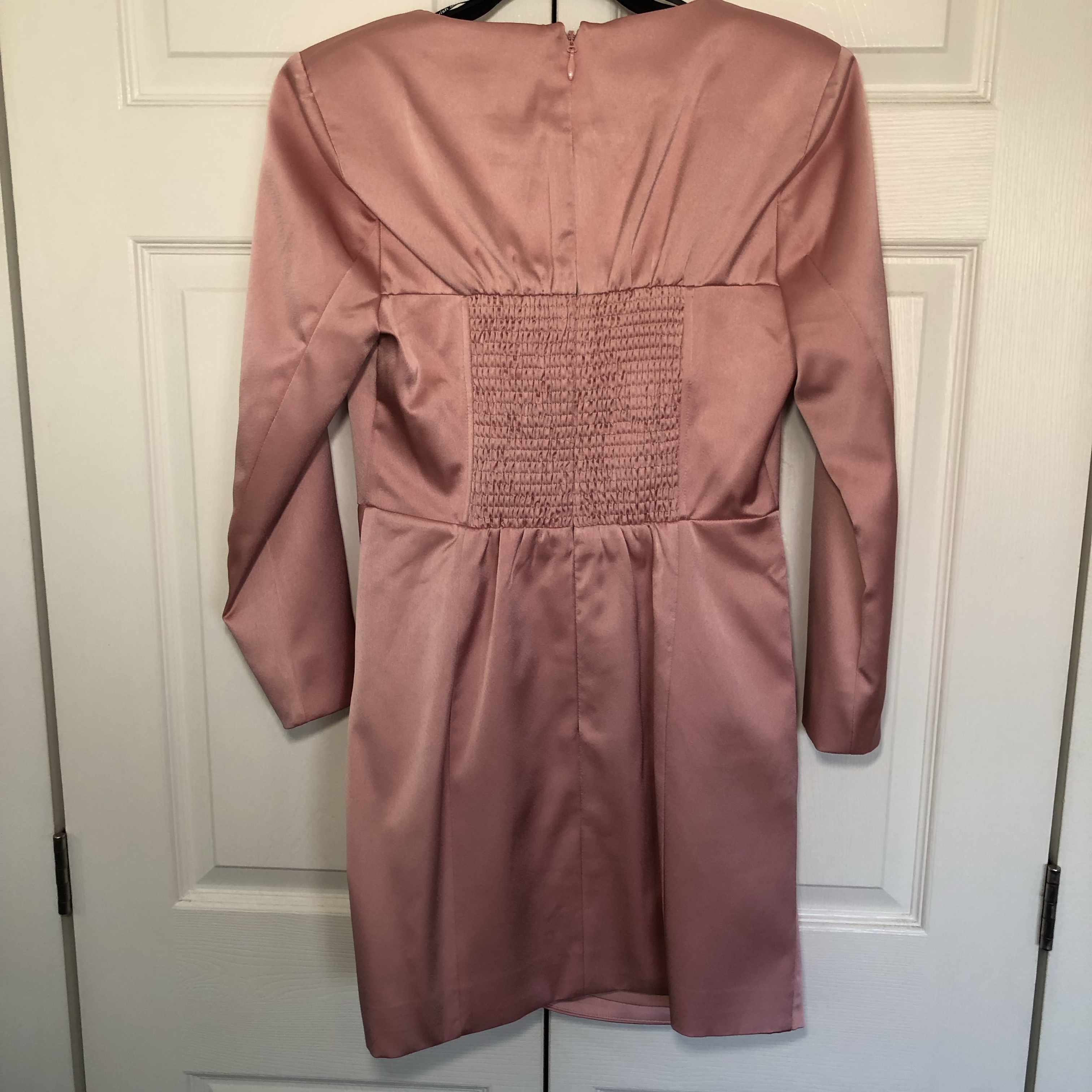 Lavish Alice Dusty Rose Long Sleeve Satin Cocktail Dress Size US 8 by Lavish Alice - Pickle Lavish Alice Dusty Rose Long Sleeve Satin Cocktail Dress Size US 8 by Lavish Alice - Pickle