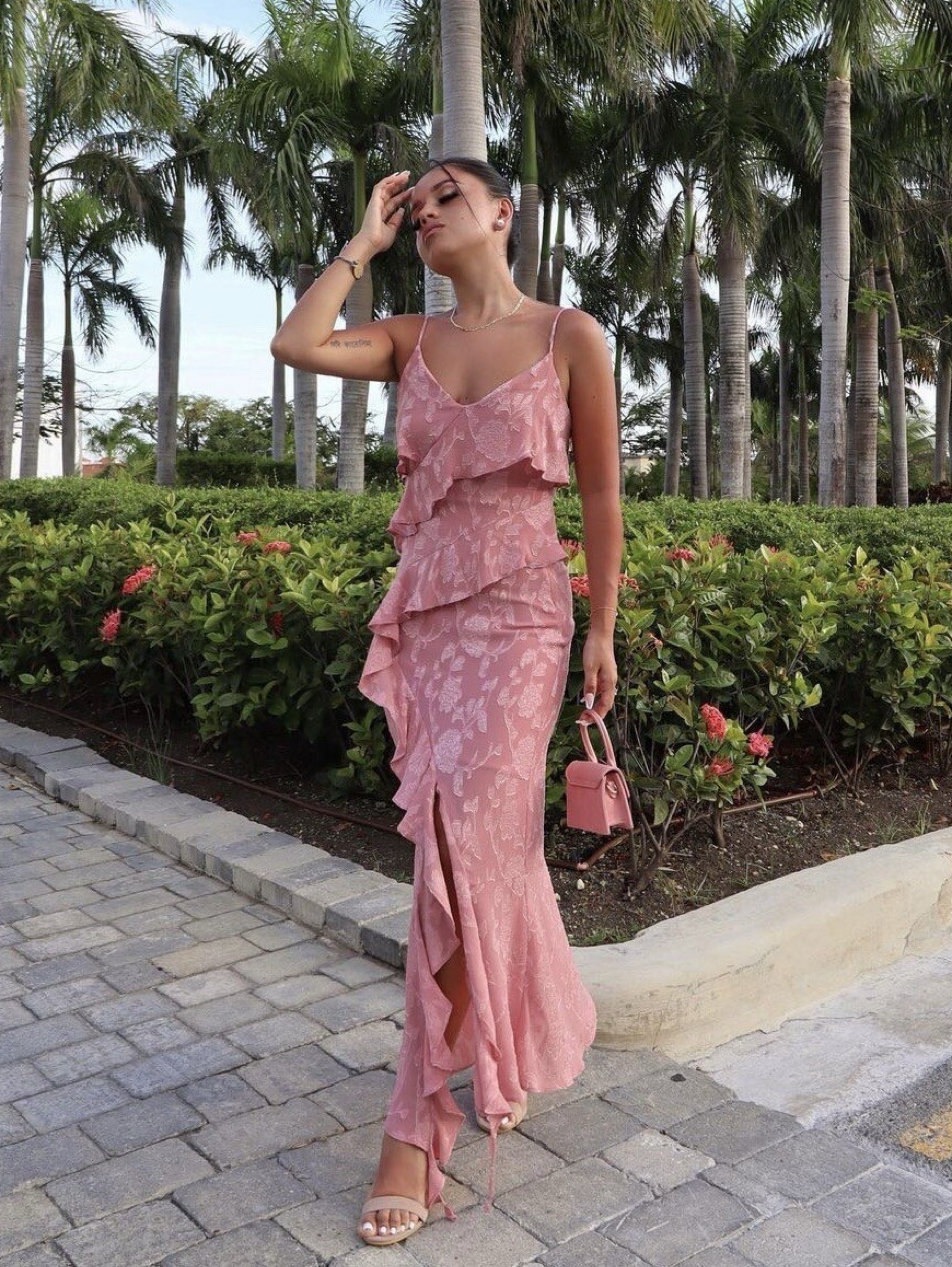 wedding guest dresses with short sleeves Pink Brocade Balloon Sleeve Mini Dress disco dress GLOSSY HALTER MAXI DRESS beautifully captured in Ieena Size:EU 34 | US 2