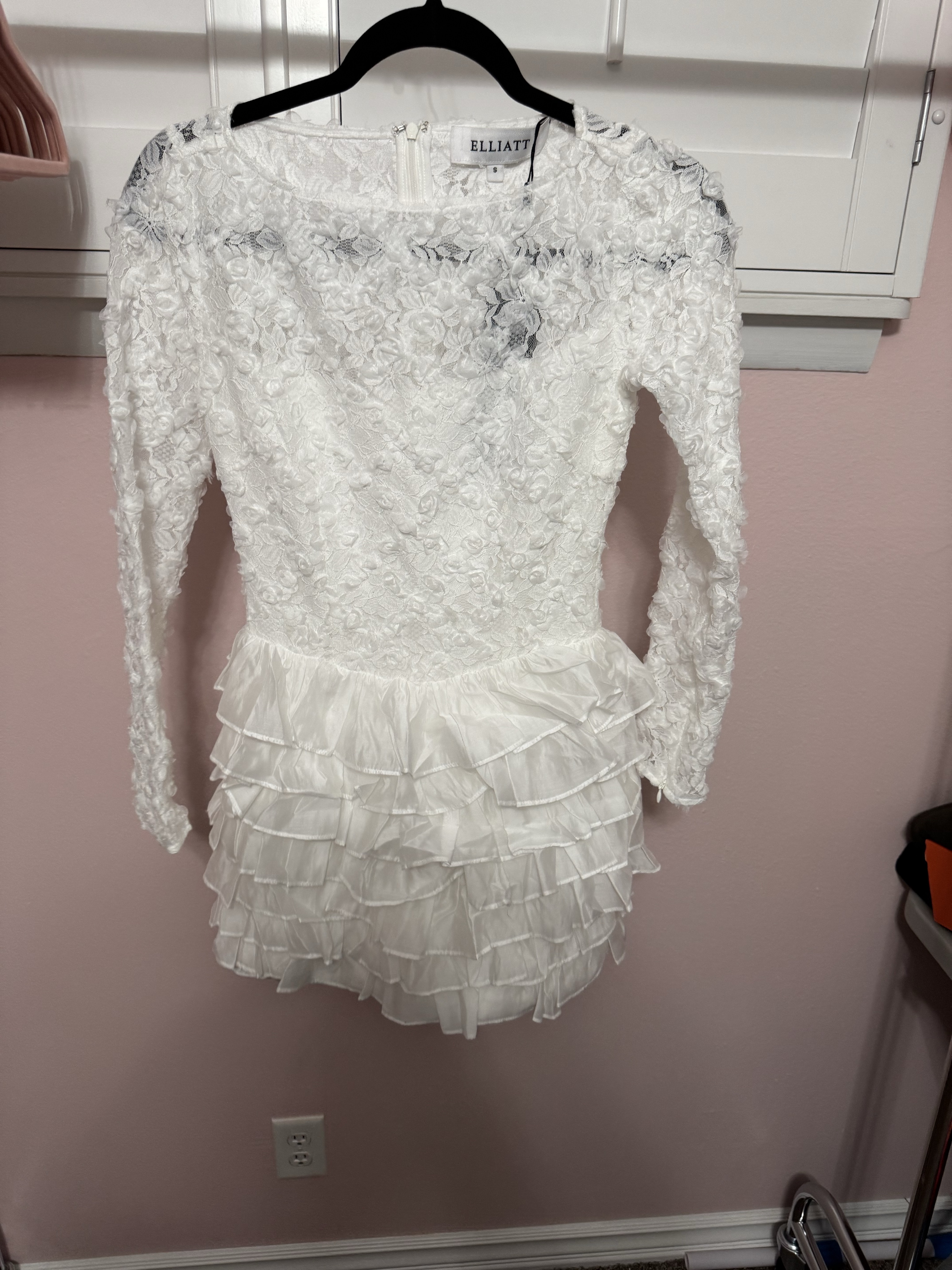 elliatt white lace dress Athena Lace Midi Dress - White - S