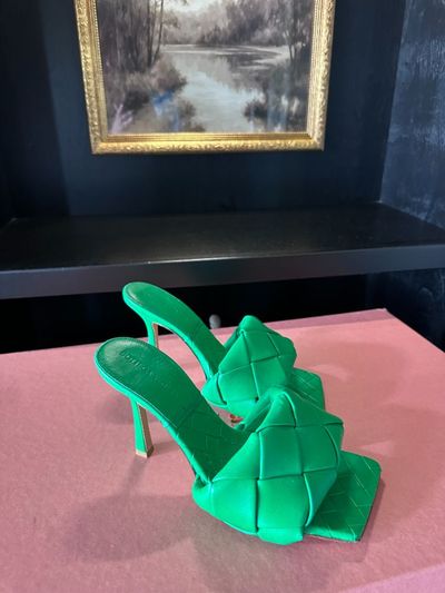 Never worn! Bottega Veneta Padded Mules 90 in Grass Green | Size