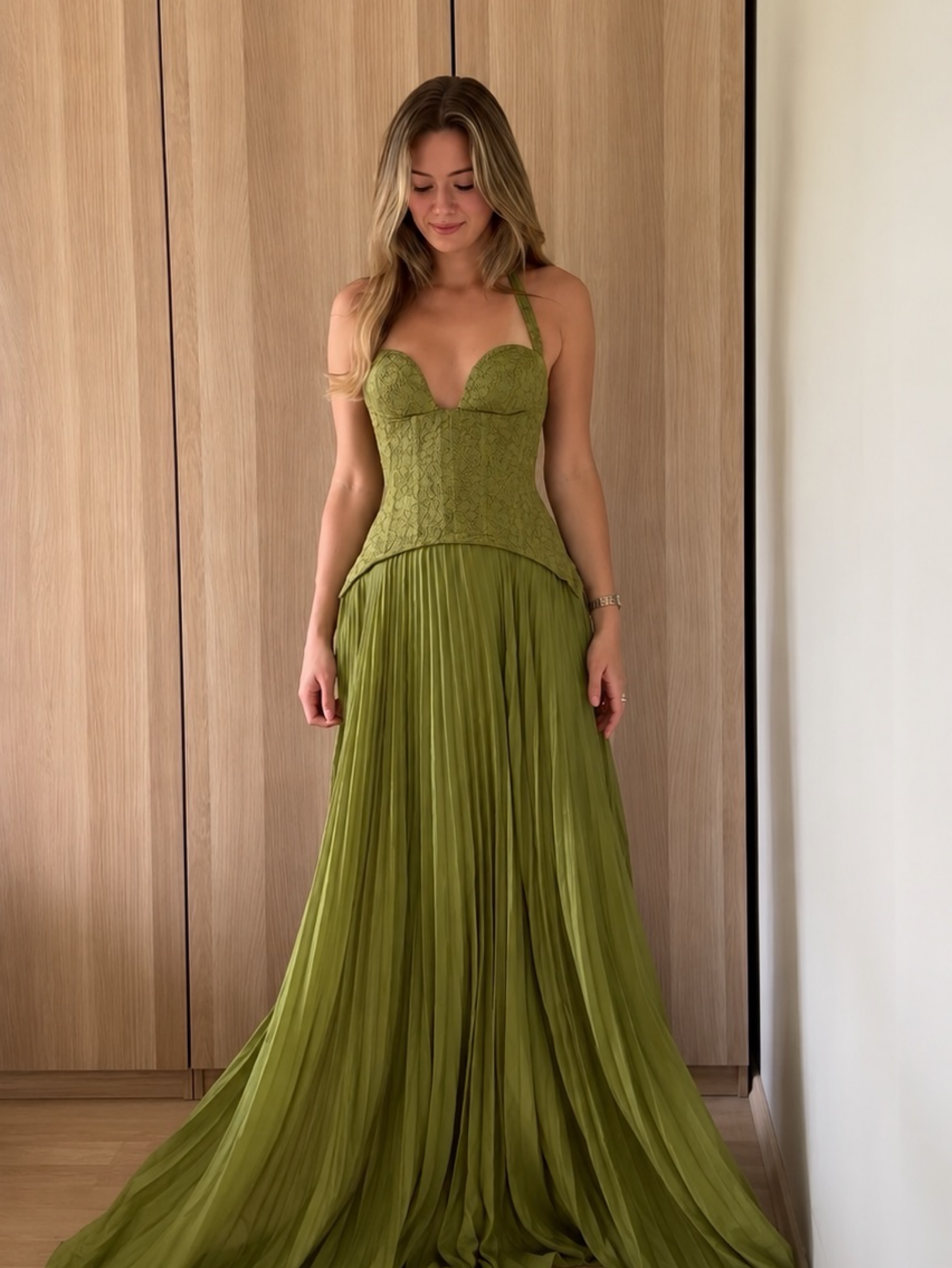 Hemmed Fenity Gaia Viral Gown M