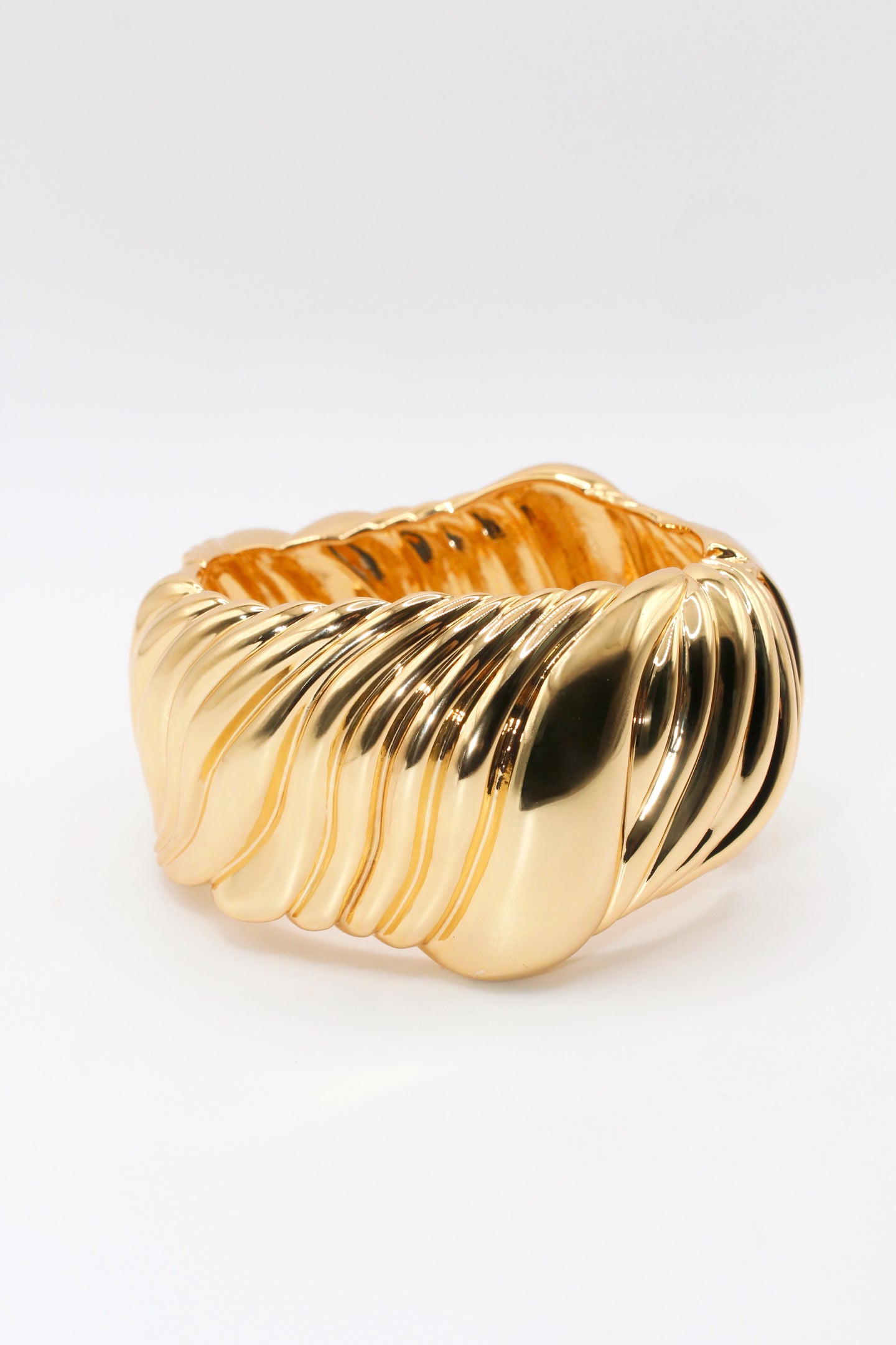 18K Gold Bangle