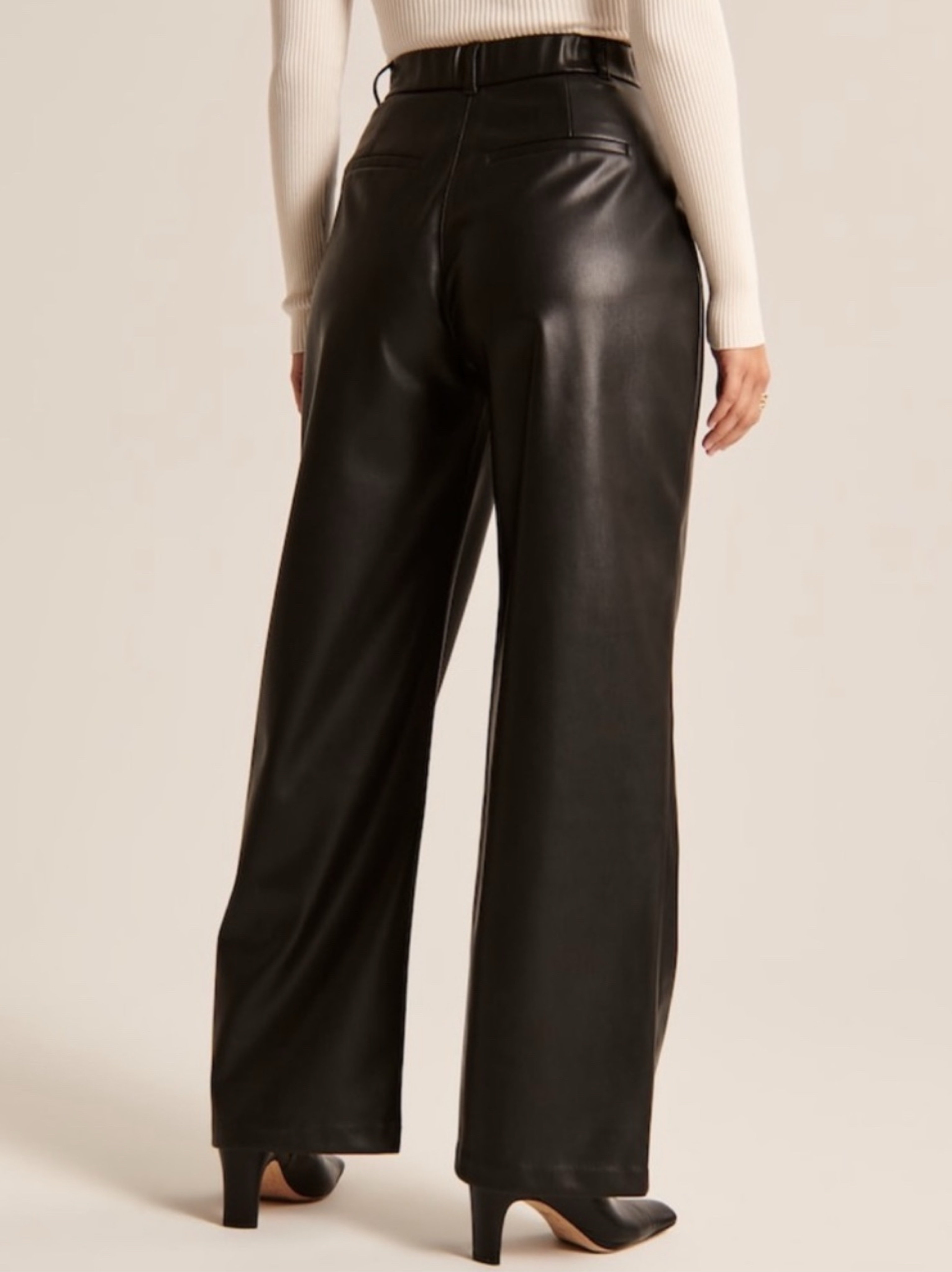 ABERCROMBIE & FITCH │STRAIGHT LEG FAUX LEATHER TROUSER