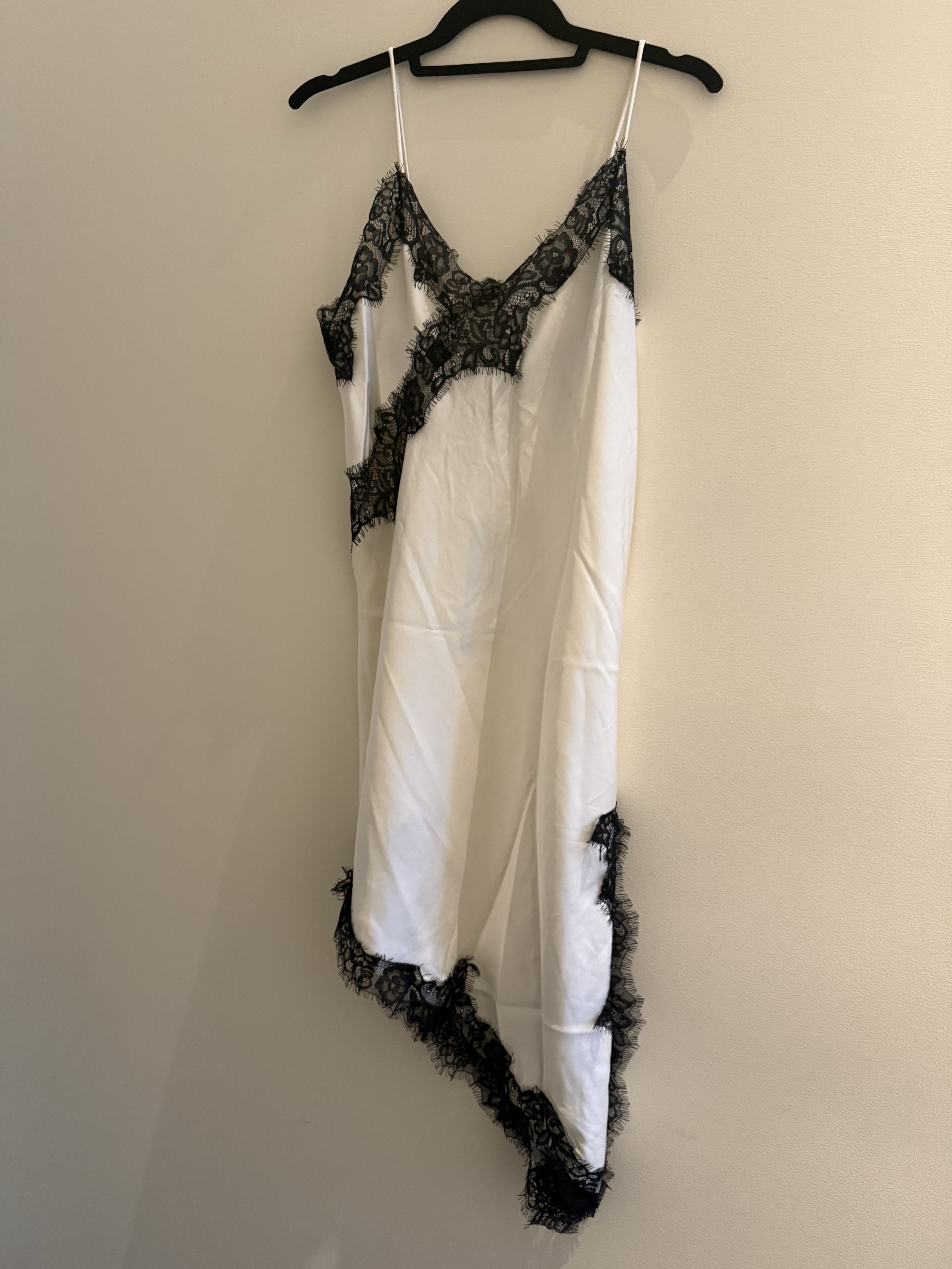 Asymmetrical lace dress by Lioness - Pickle Asymmetrical lace dress by Lioness - Pickle