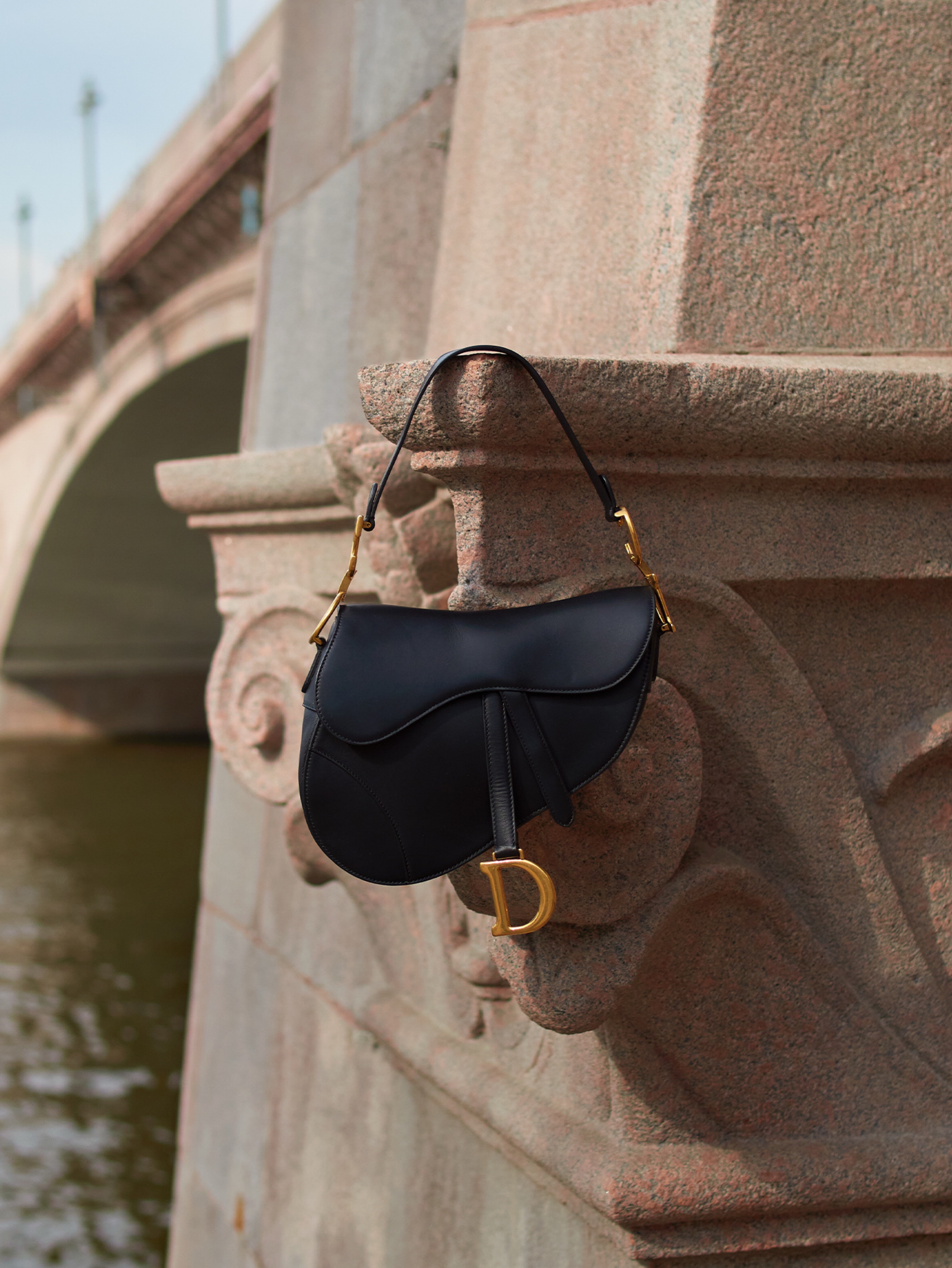 dior saddle backpack mini White Oblique Savonches The iconic and legendary Saddle bag is crafted in black grained calfskin Dior Saddle Bag (mini) by