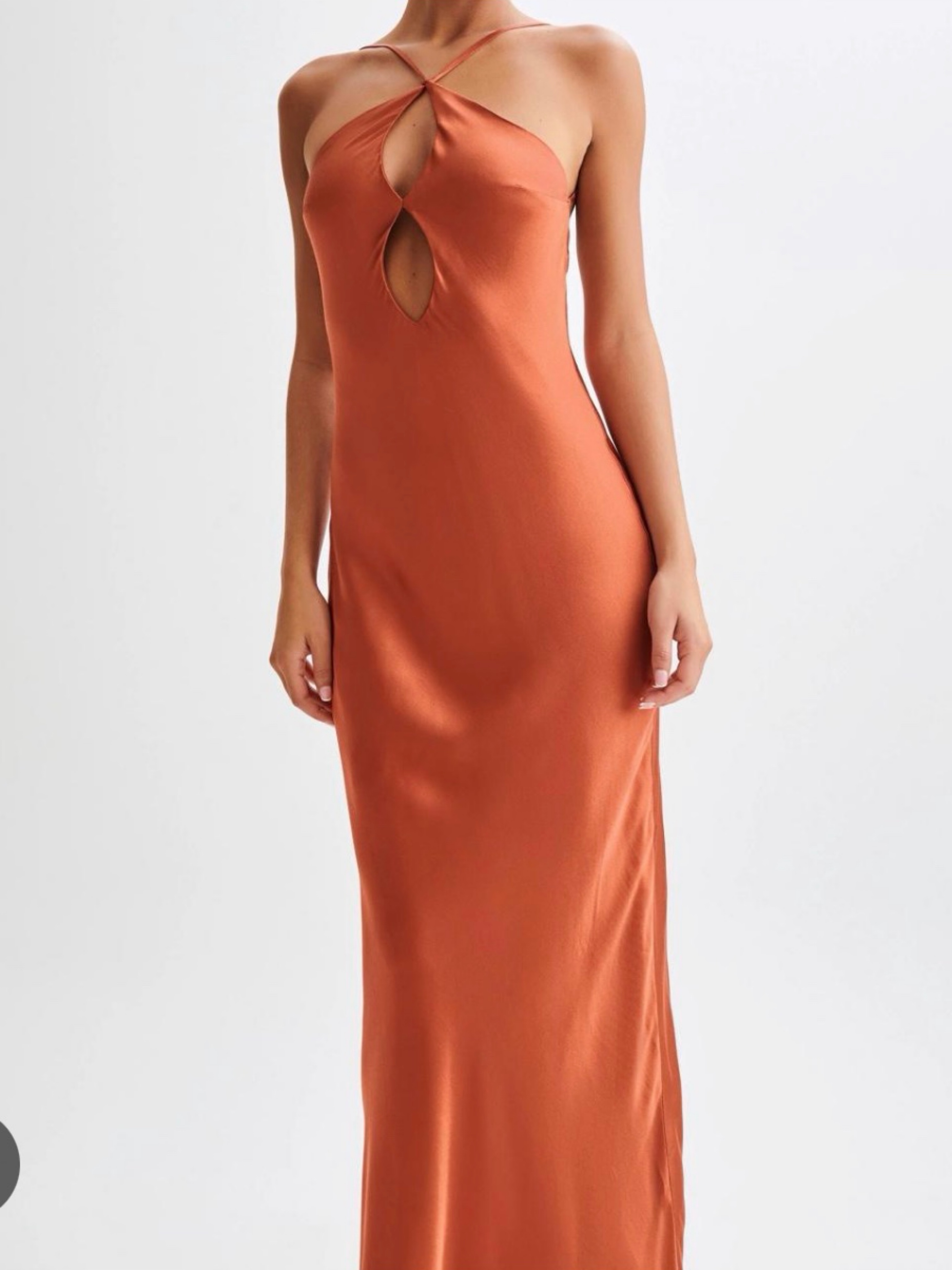 meshki orange dress Shes going places @alexandra.e.style in our KAIDA this dress exudes an air of sophistication thats sure to turn heads. Meshki orange dress - Gem