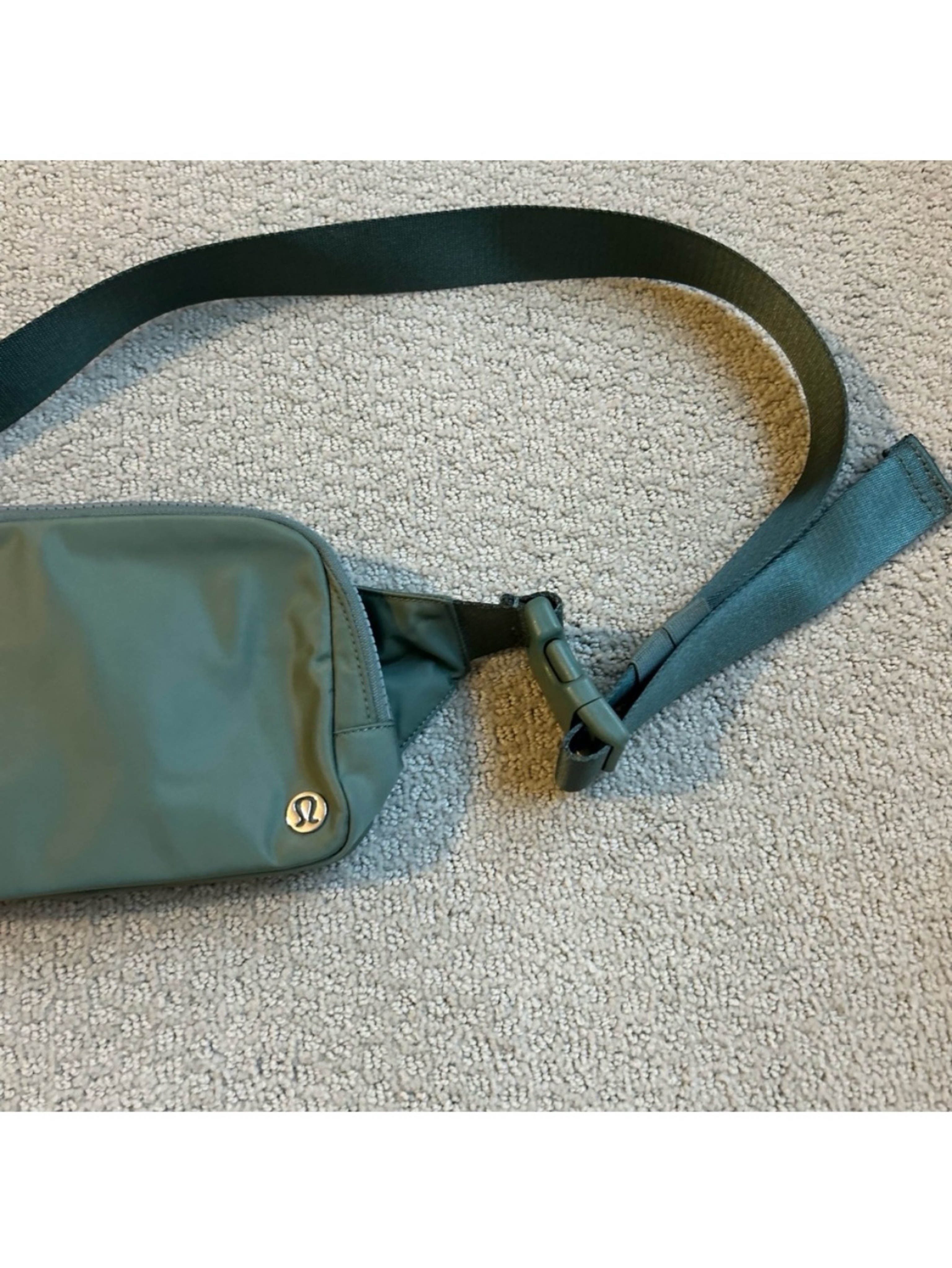 lululemon army green belt bag Everywhere 2L offering both functionality and style for the modern fan Everywhere Belt Bag 1L -