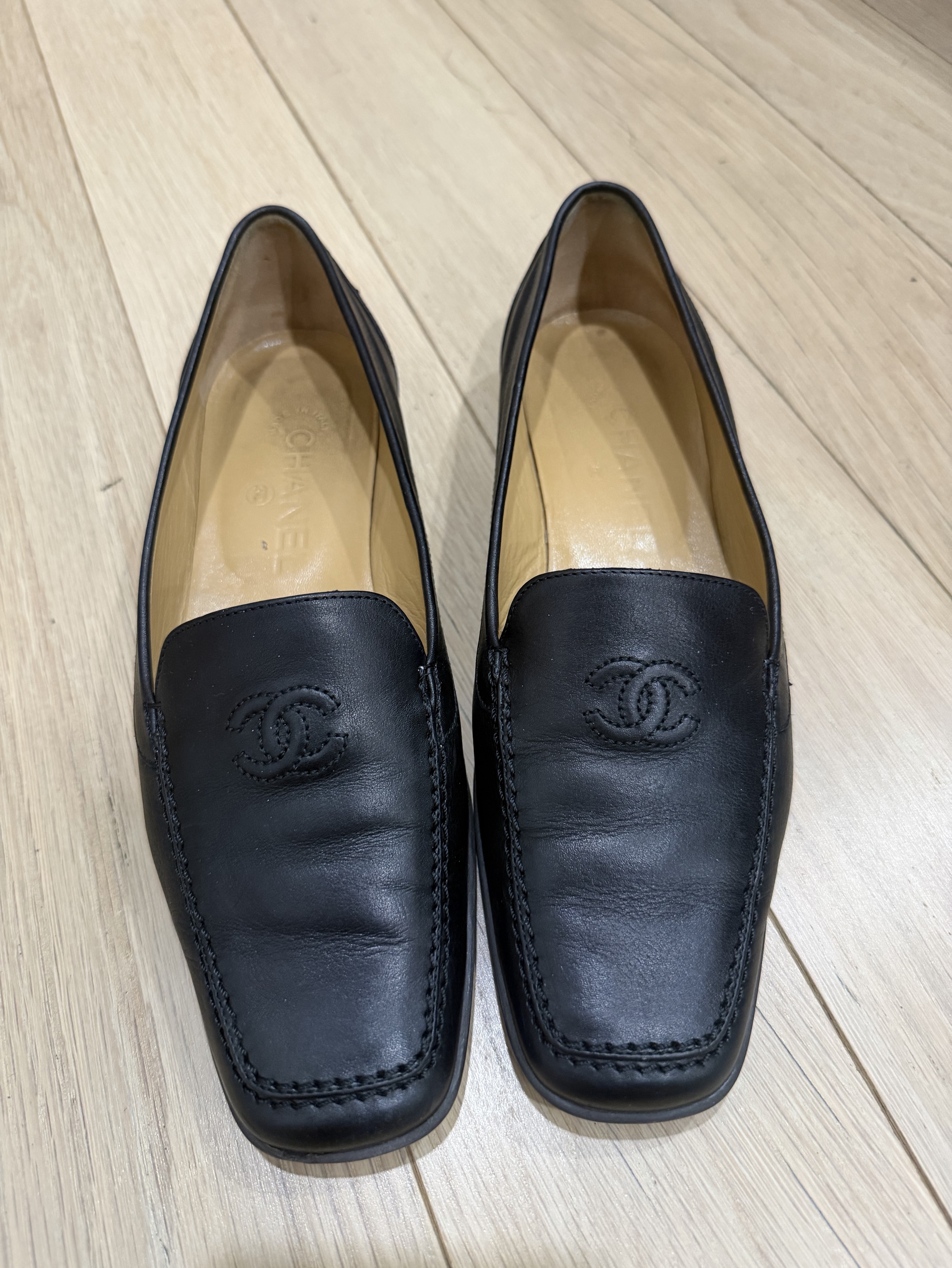 Chanel Flats / Loafers 6.5