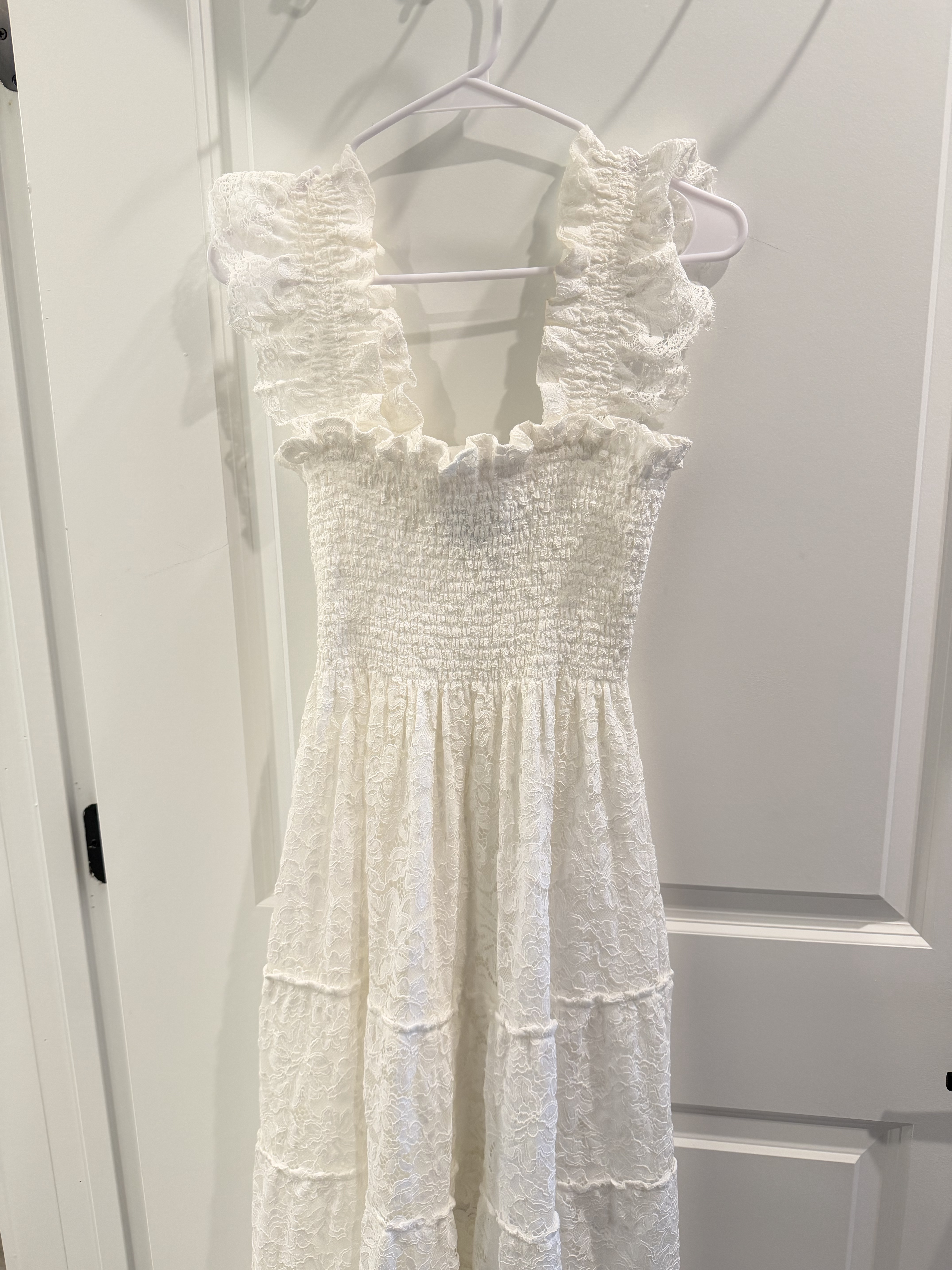 wedding dresses with lace overlay Gorgeous Applique Detail Plunging Neck Lace Overlay Tulle Wedding Dre –  Elonnashop