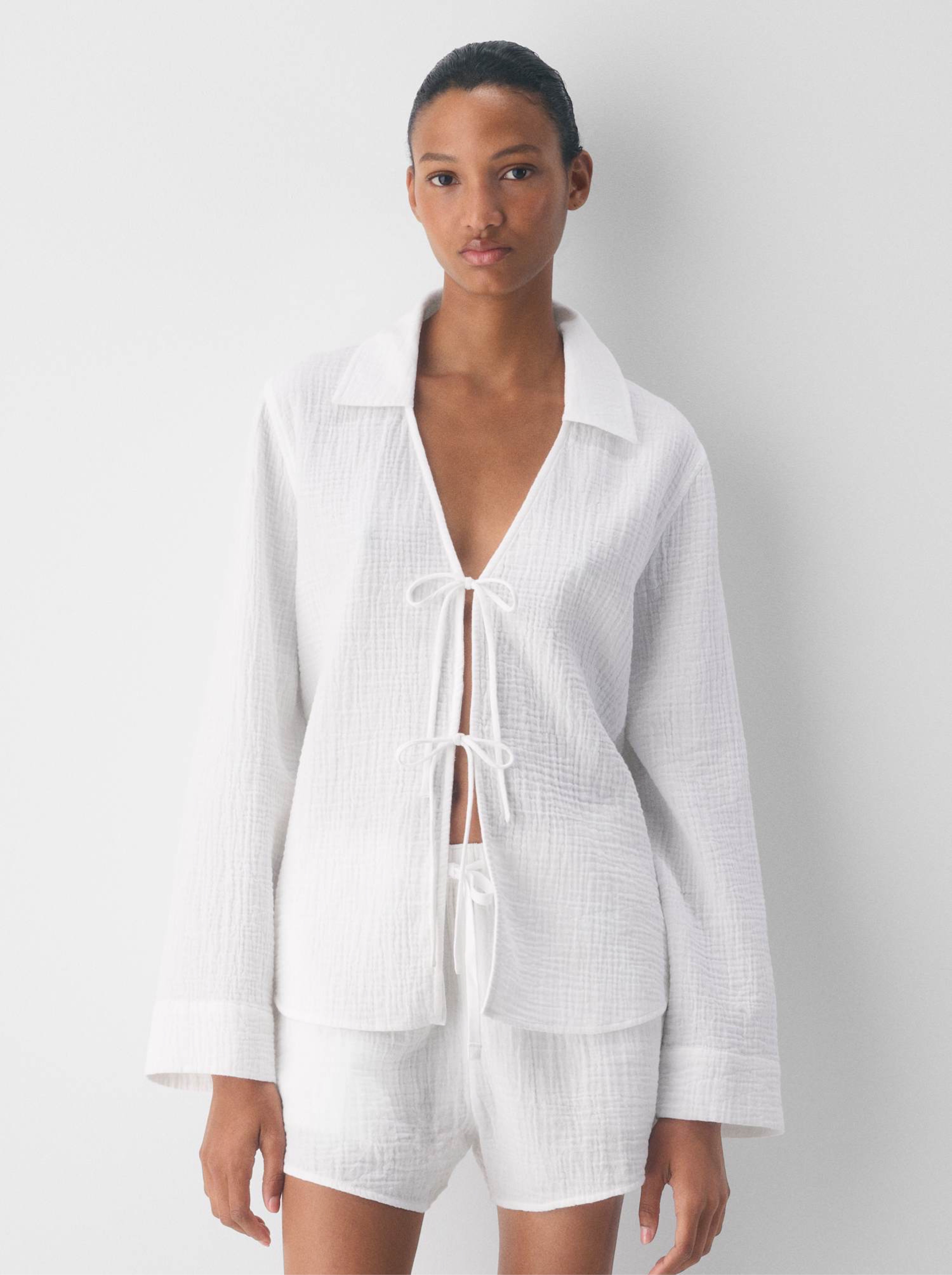 ARITZIA White AirPlush Blouse