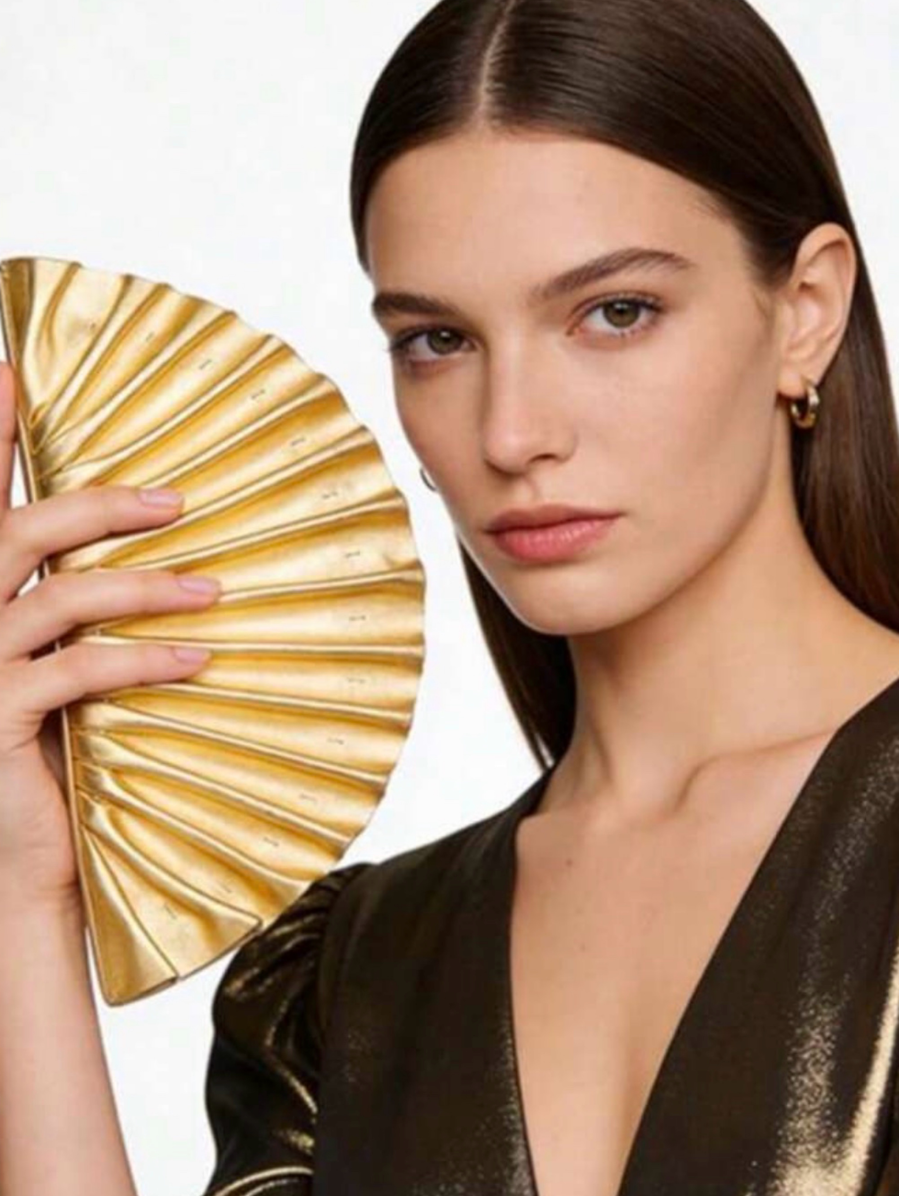 Fan gold clutch