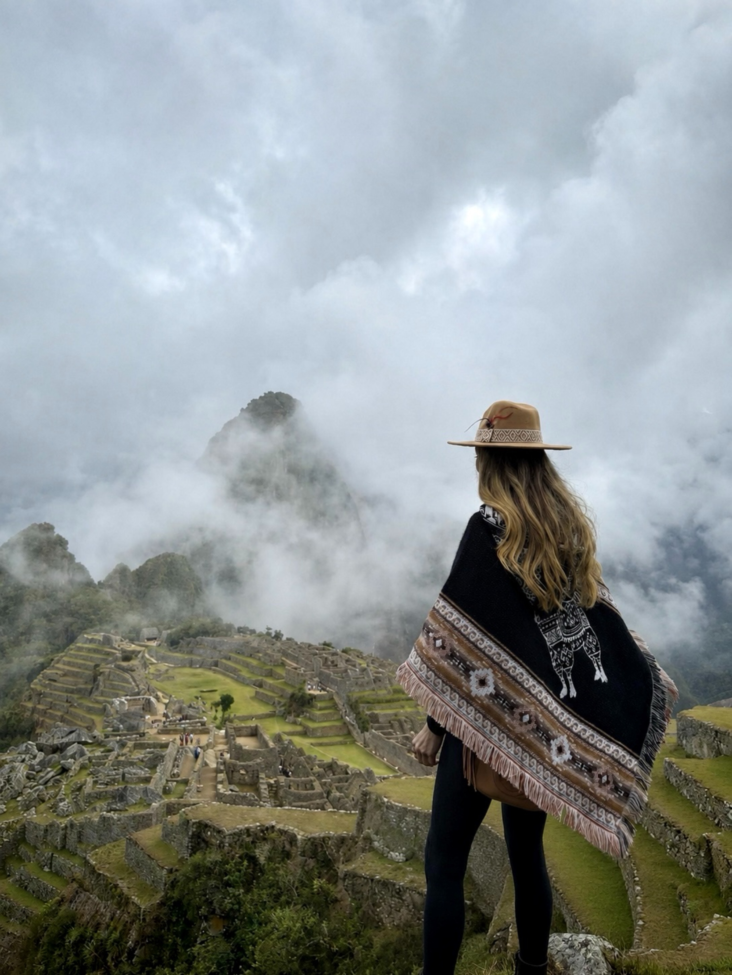 Machu Picchu poncho ant hat