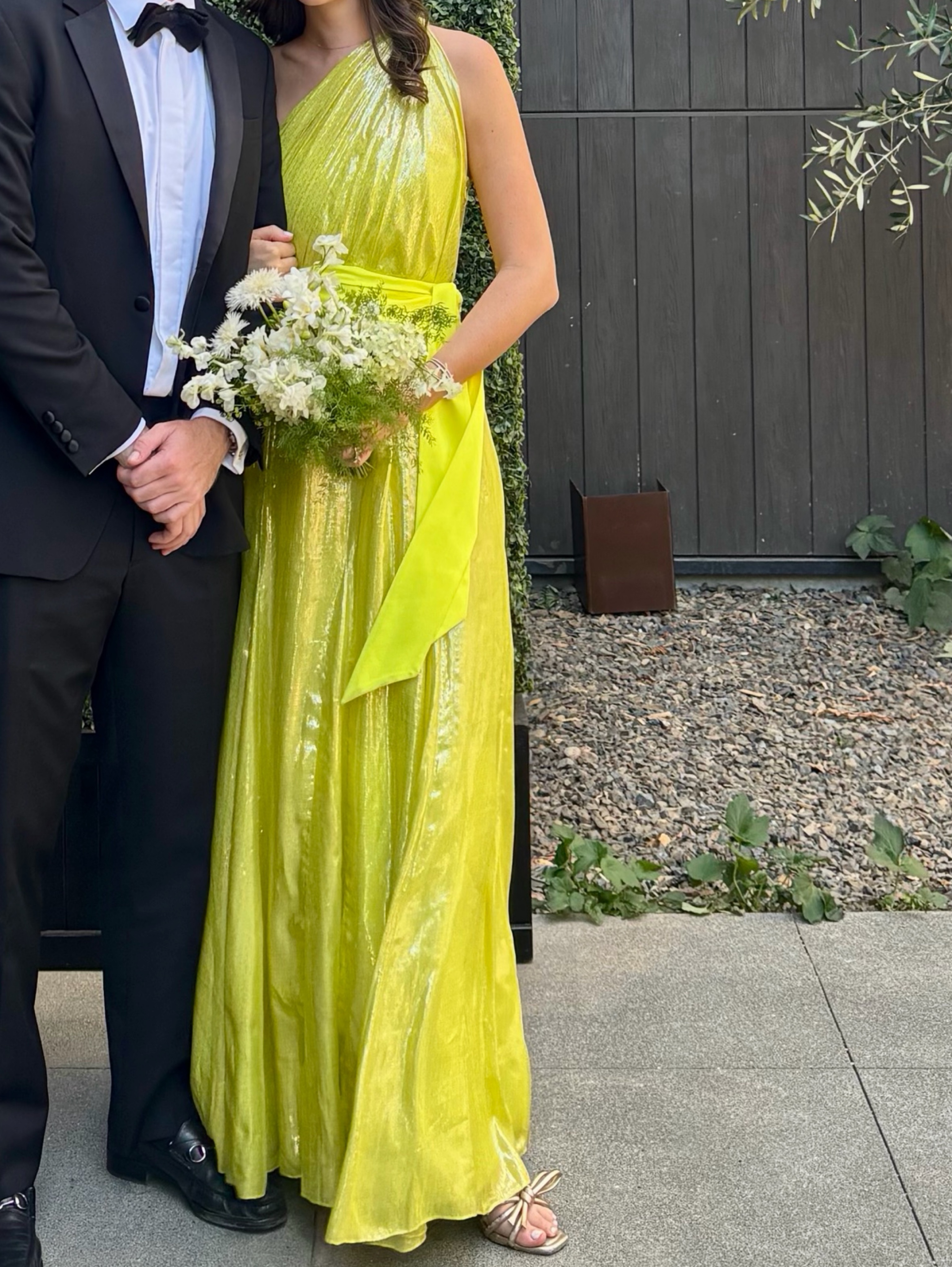 alice olivia yellow dress CHANA MAXI WITH SCARF in BUTTER this mesmerizing ruffled midi dress drapes like liquid gold with metallic floral jacquard chiffon in a smooth Alice+Olivia Chiffon model dress -