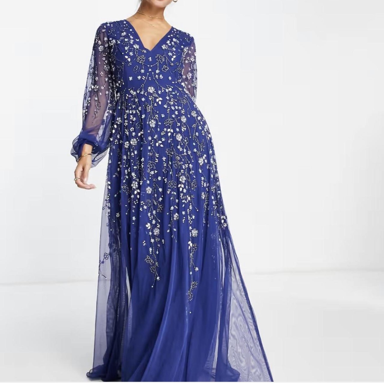 white long sleeve pearl dress Glamorous Long Sleeve Pearls Wedding Dress V-Neck With Detachable Train Online main image 1