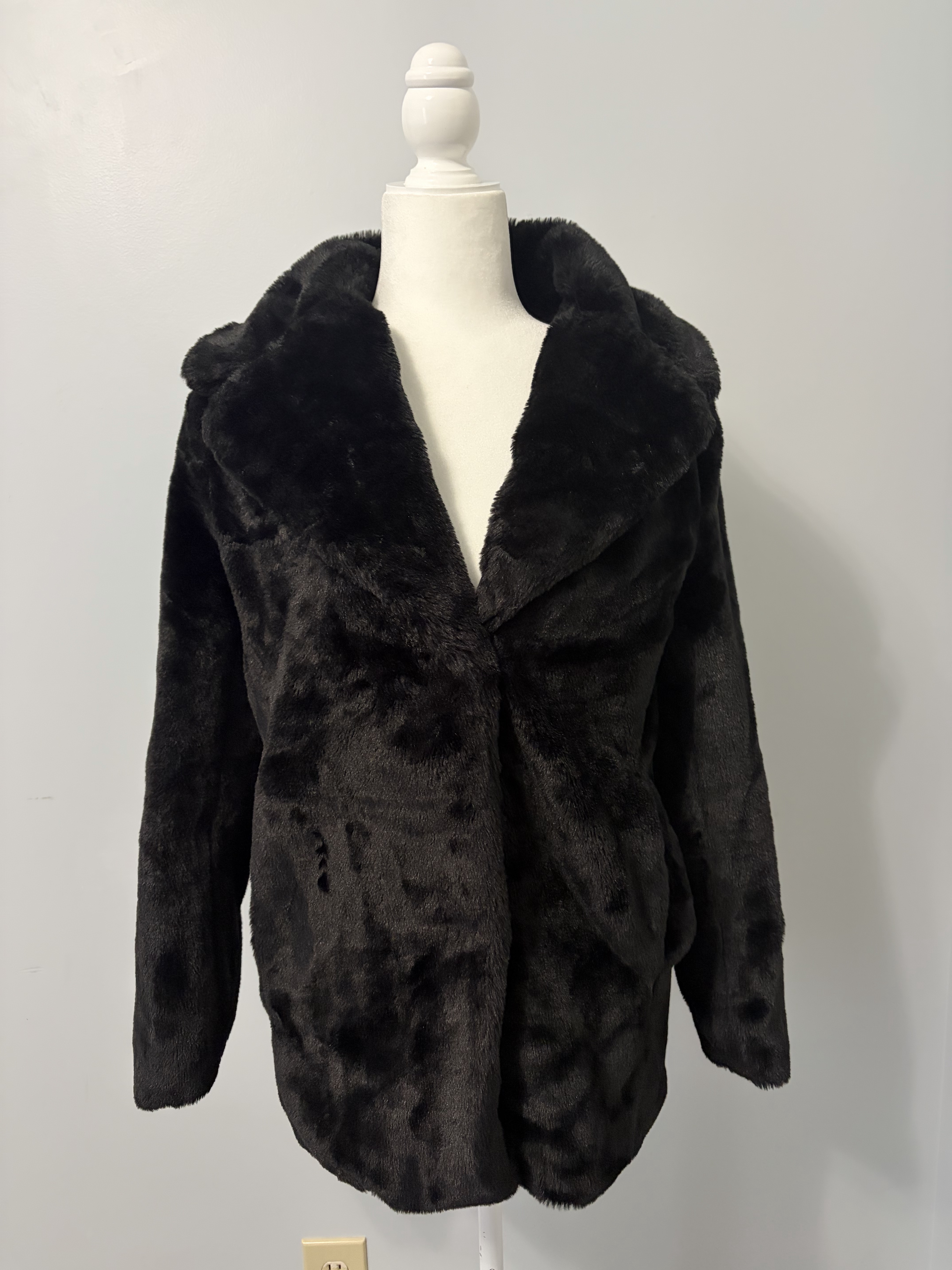 Black faux fur coat size XS