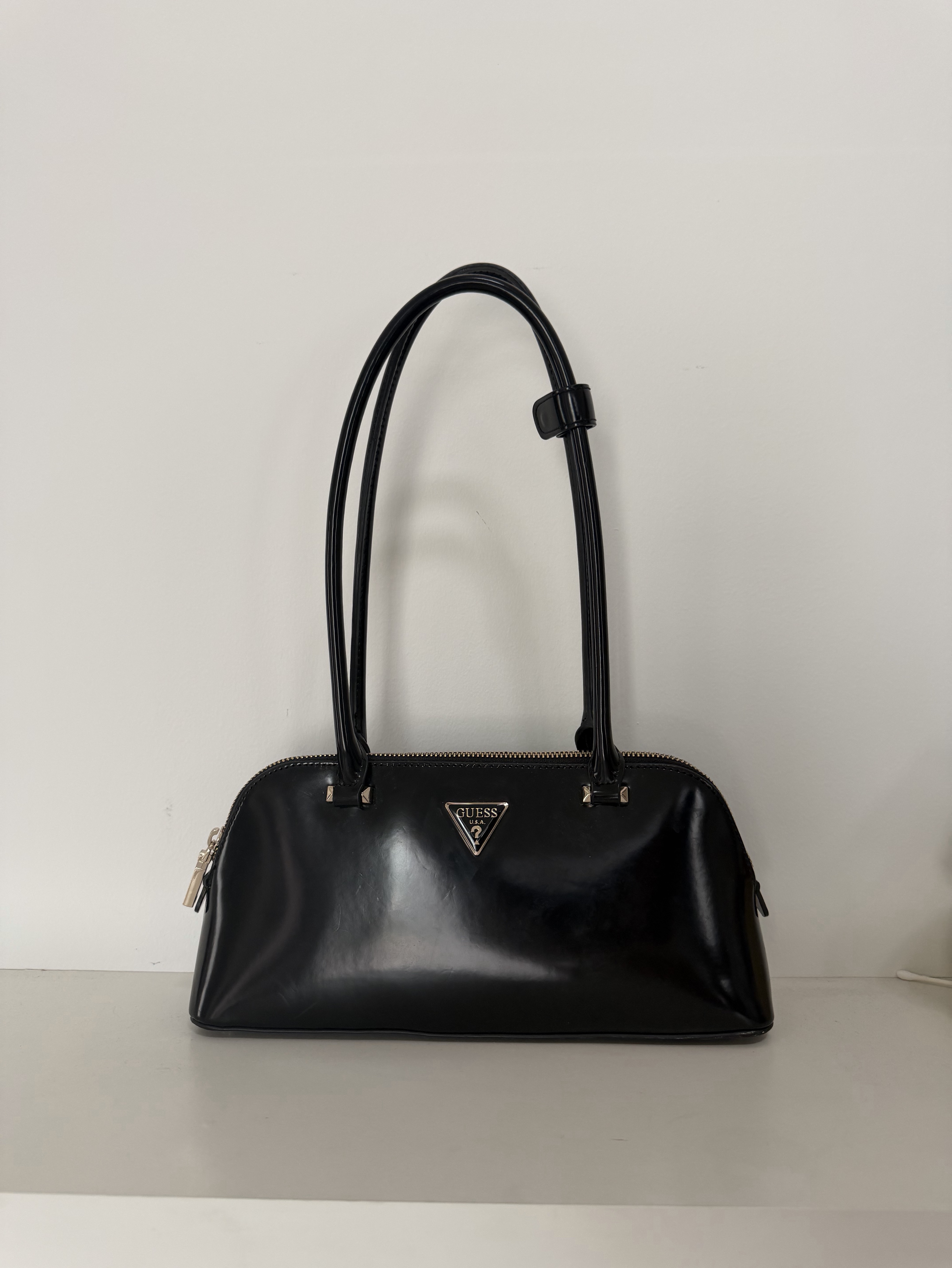 GUESS Black Leather Shoulder Bag