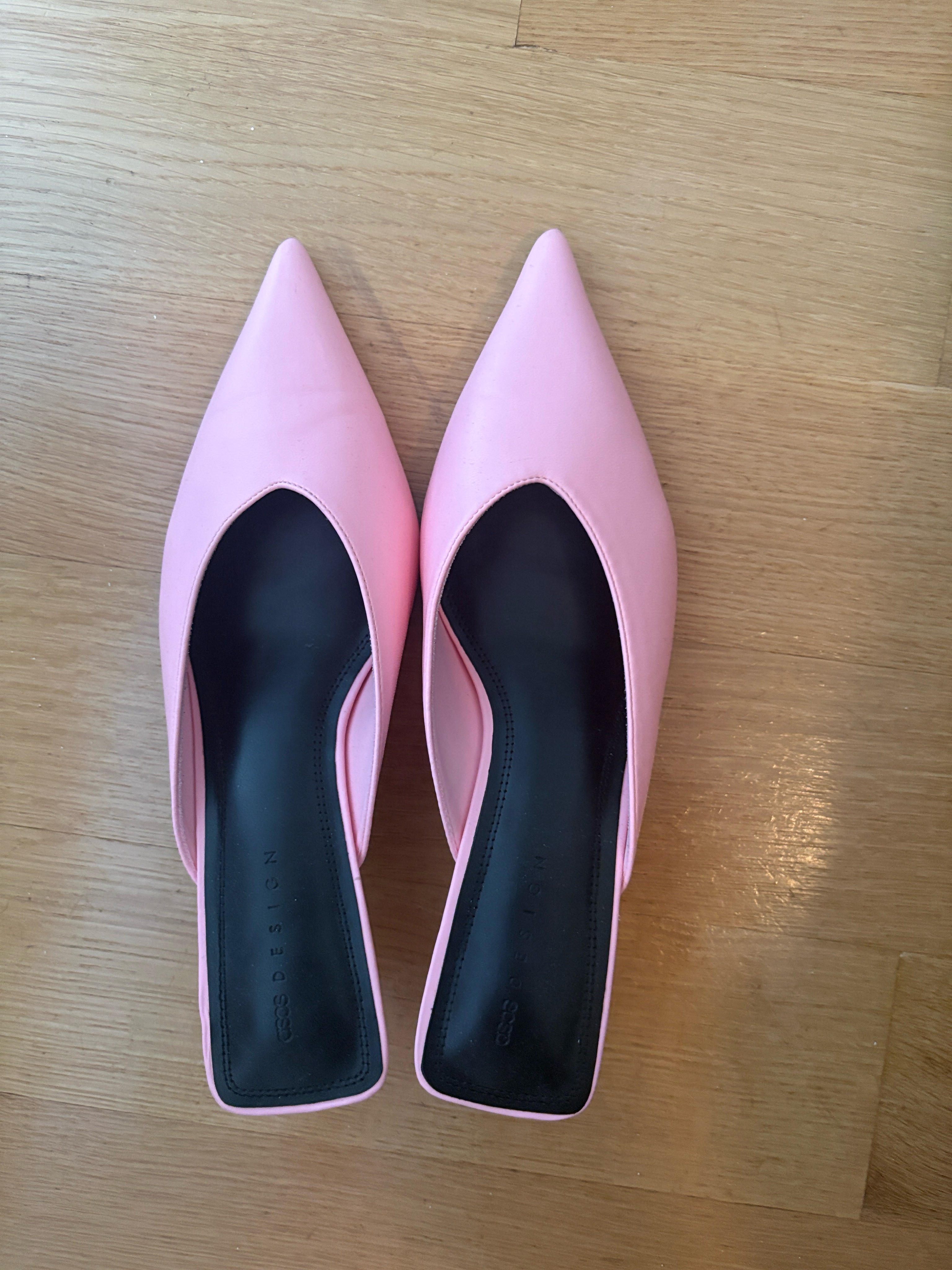 ASOS DESIGN Surprise pointed kitten heeled mules in pink