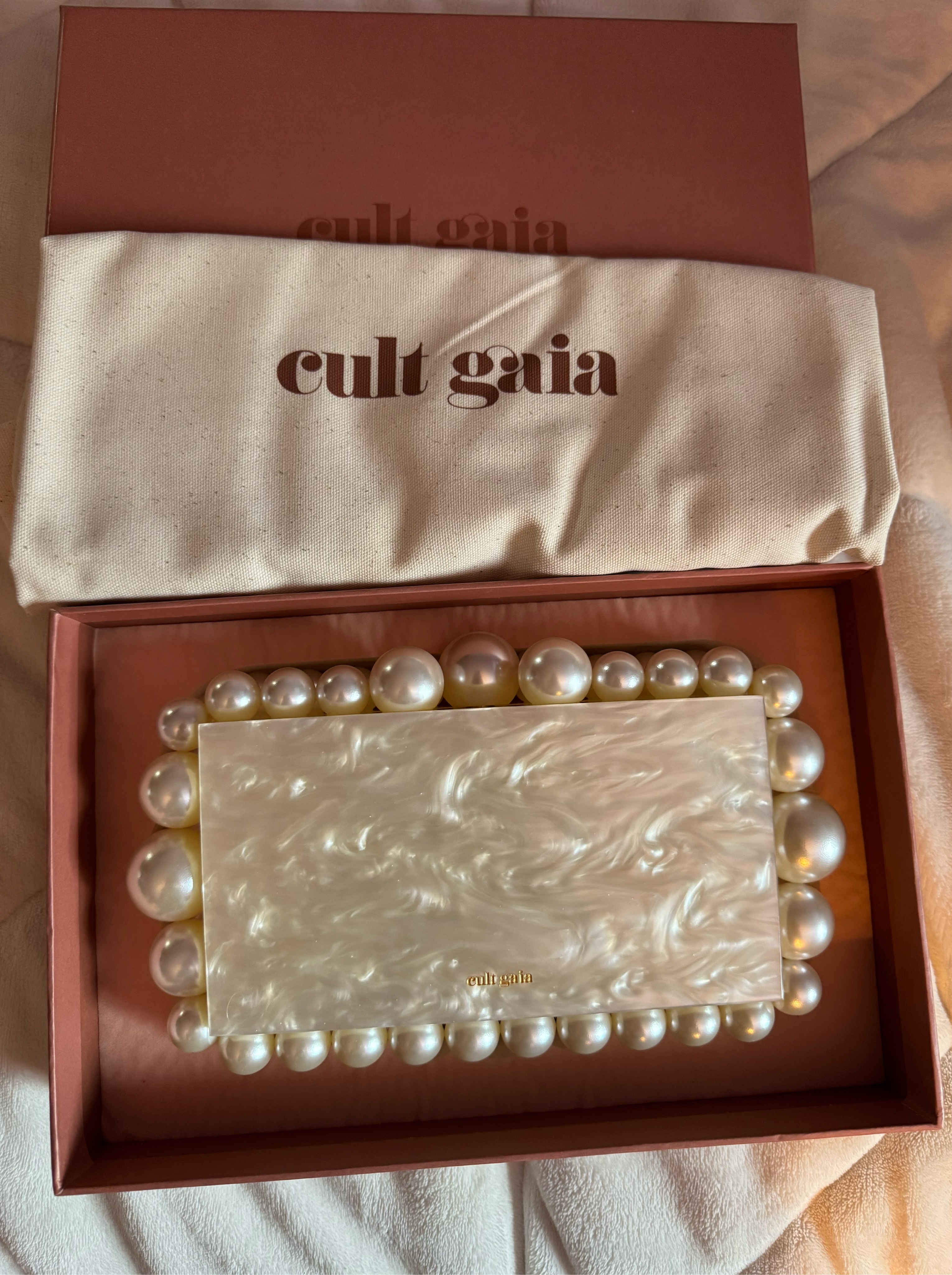 cult gaia パール装飾 クラッチバッグ Cult Gaia Eos Pearly Acrylic Clutch Bag by Cult Gaia - Pickle