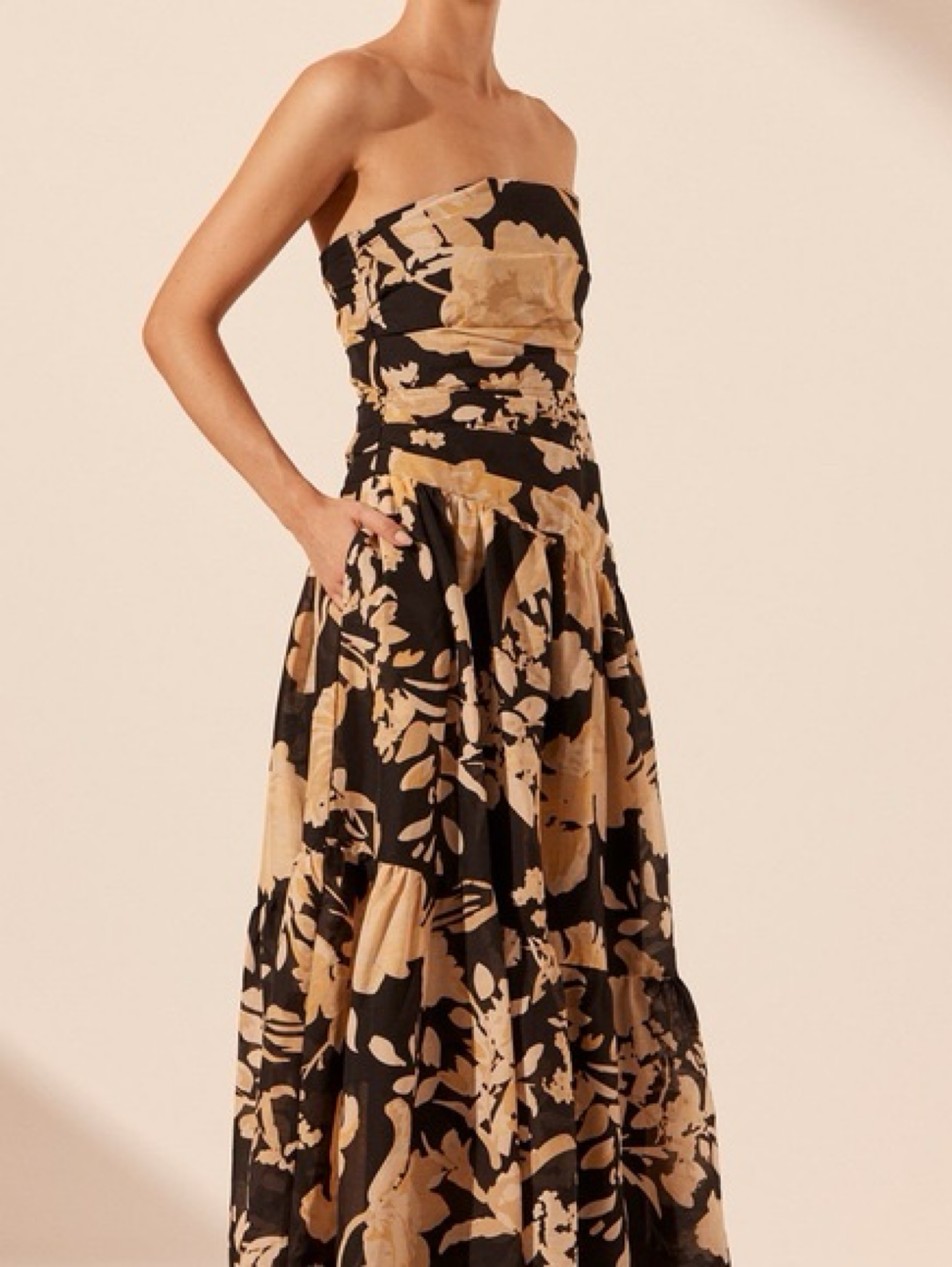 shona joy tiered maxi dress Lynn - Obsessed with new Shona Joy pictured the Celeste plunged tiered maxi dress shop instore + online now #lynnwoodsstore #shonajoy