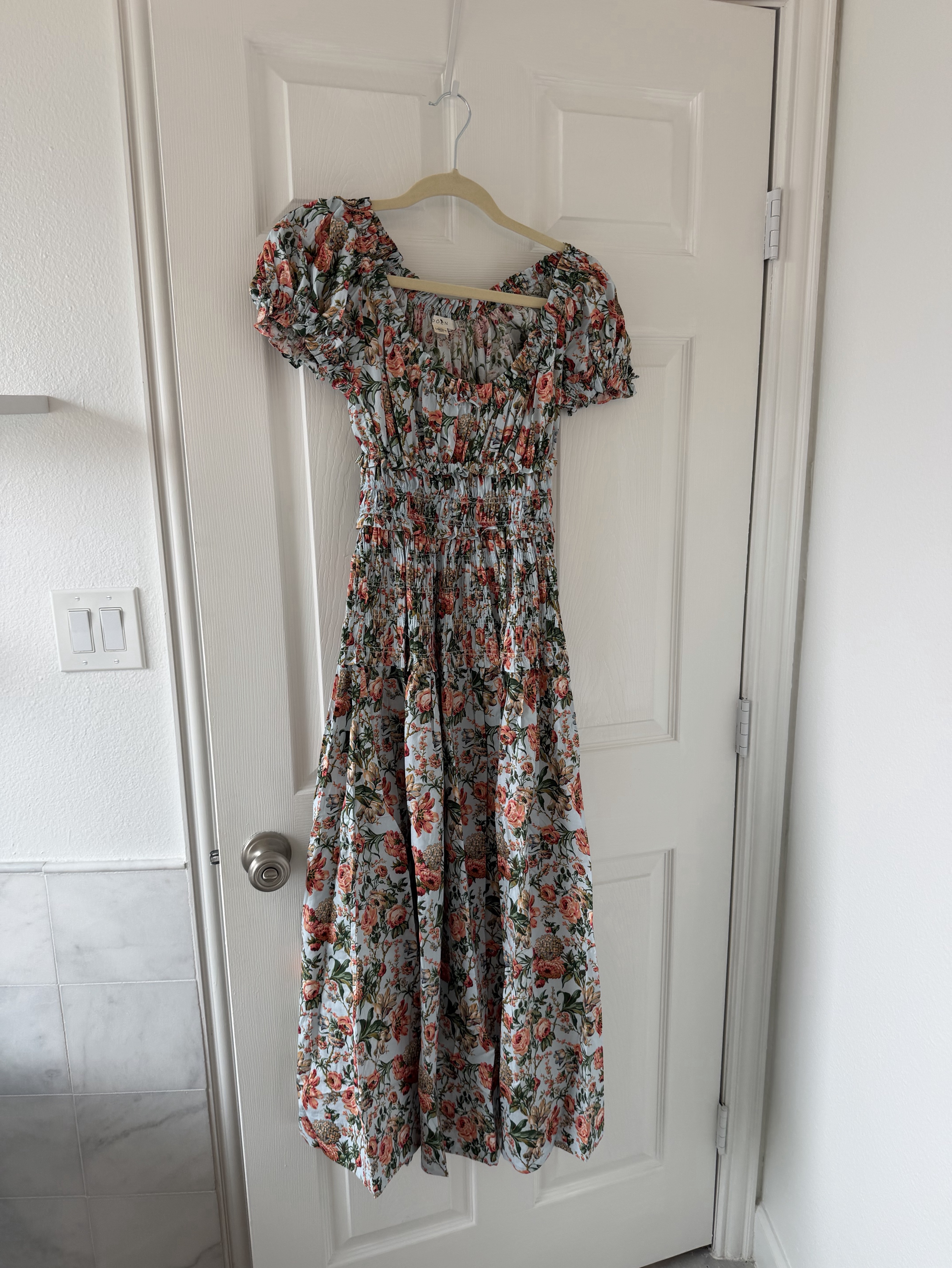 doen leanne dress Shirred Floral-Print Cotton-Voile Midi in White short puff sleeves with ruffle cuffs DEN Leanne Shirred Gingham Organic
