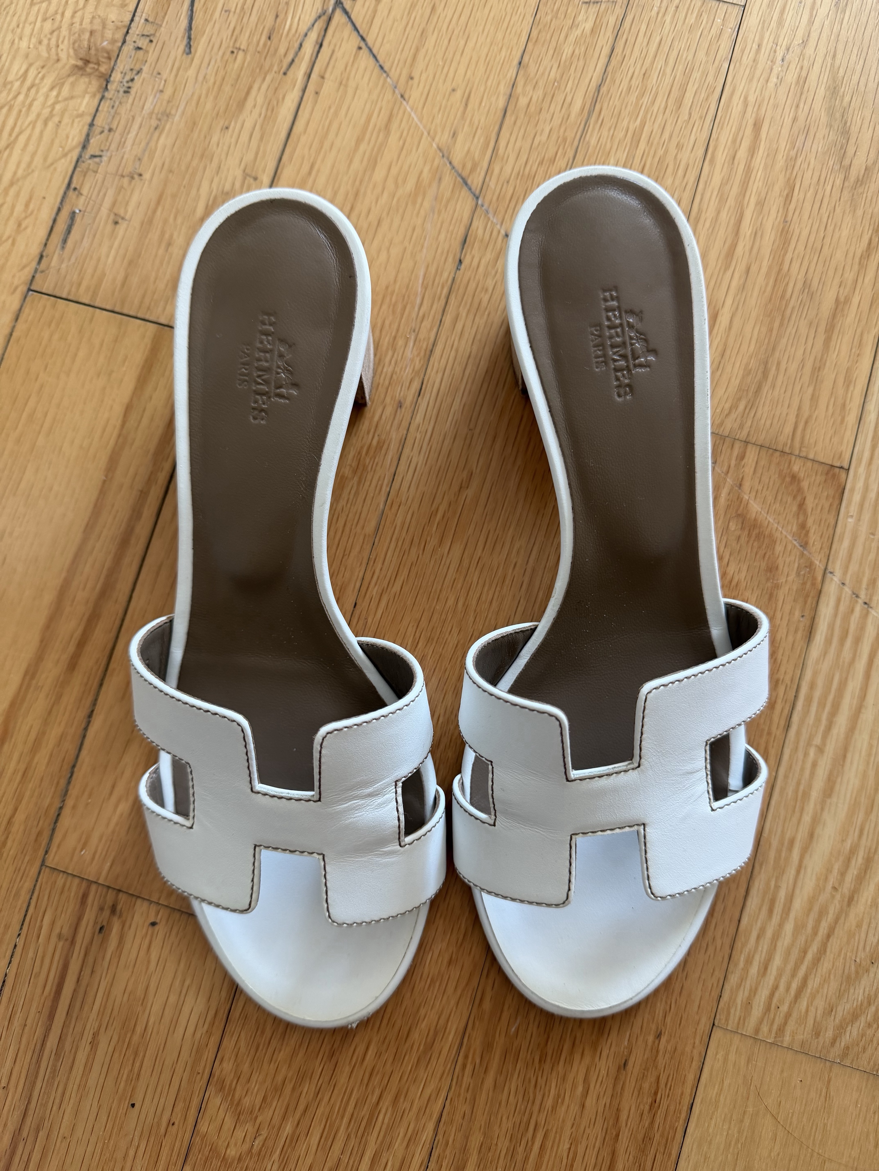 HERMES ホワイト スライドサンダル White Leather Block Heel Sandal Mule by Hermes - Pickle