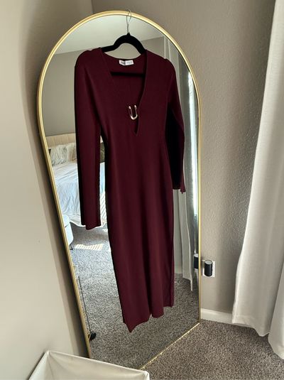 burgundy long sleeve bodycon dress Zara Knit Midi by Zara Handling garments with care colour: light-khaki-one-shoulder-knot-skirt-midi-dress The New Show Me Child  Size:child-12