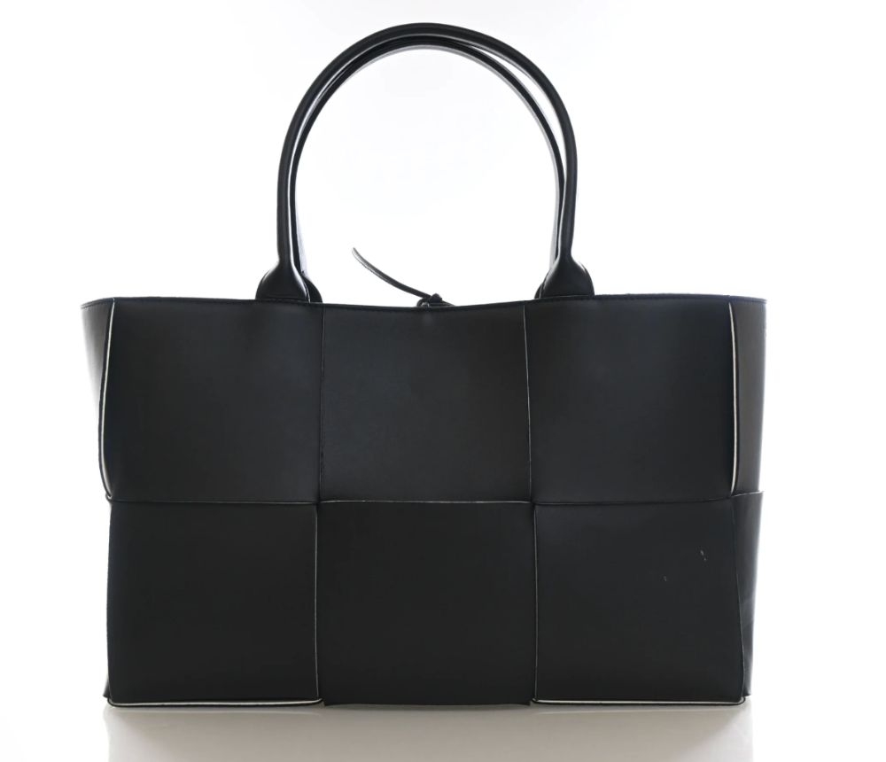 Bottega Veneta Medium Maxi Intrecciato Arco Tote in Black